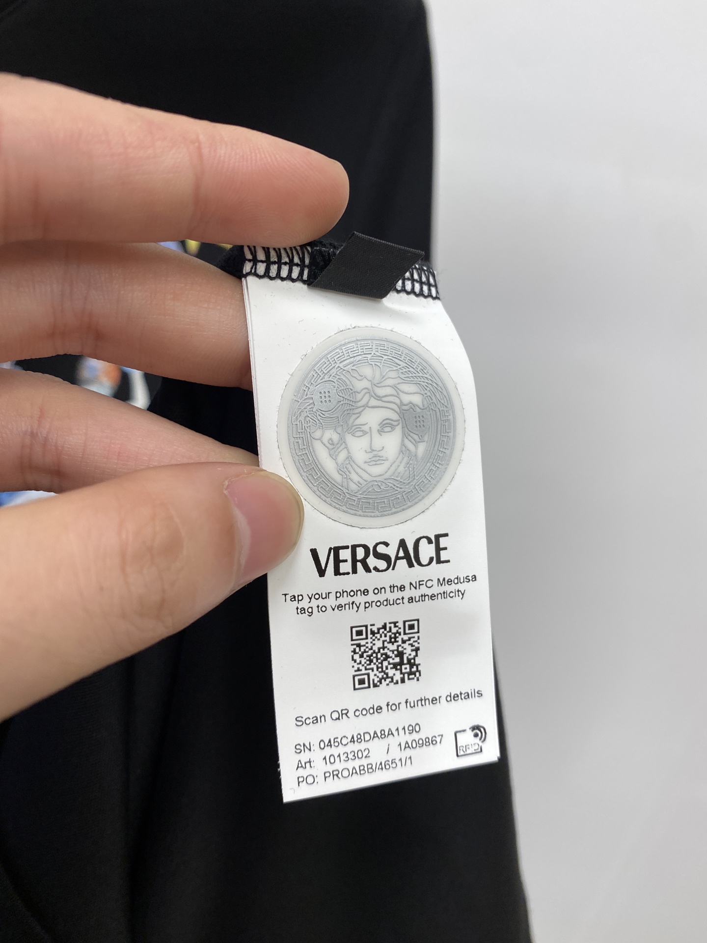 范思哲、2025最新款短袖T恤，帅气时尚，胸前顶级印花图案字母logo，简约百搭款。面料棉 不仅挺括，保