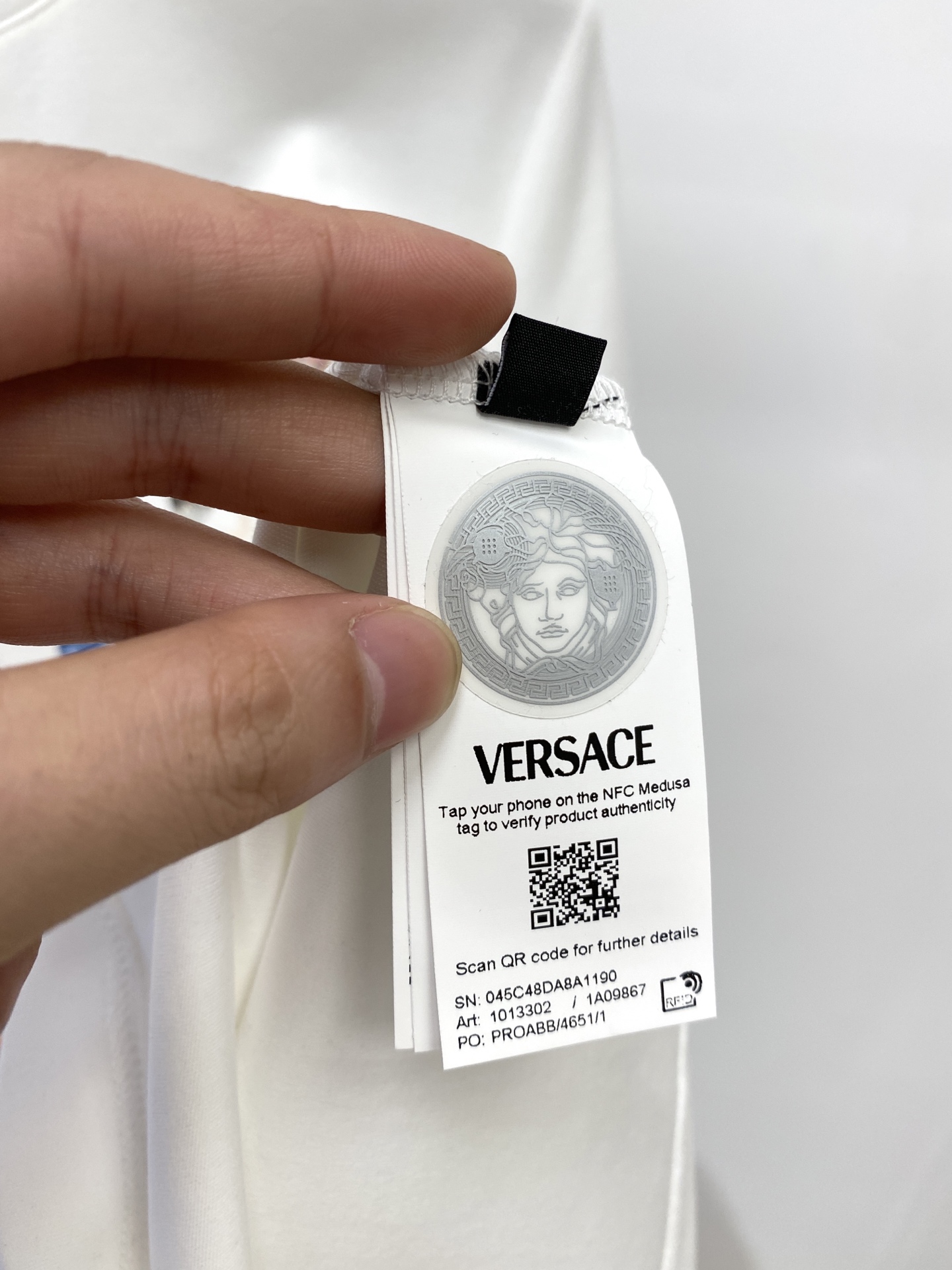 范思哲、2025最新款短袖T恤，帅气时尚，胸前顶级印花图案字母logo，简约百搭款。面料棉 不仅挺括，保