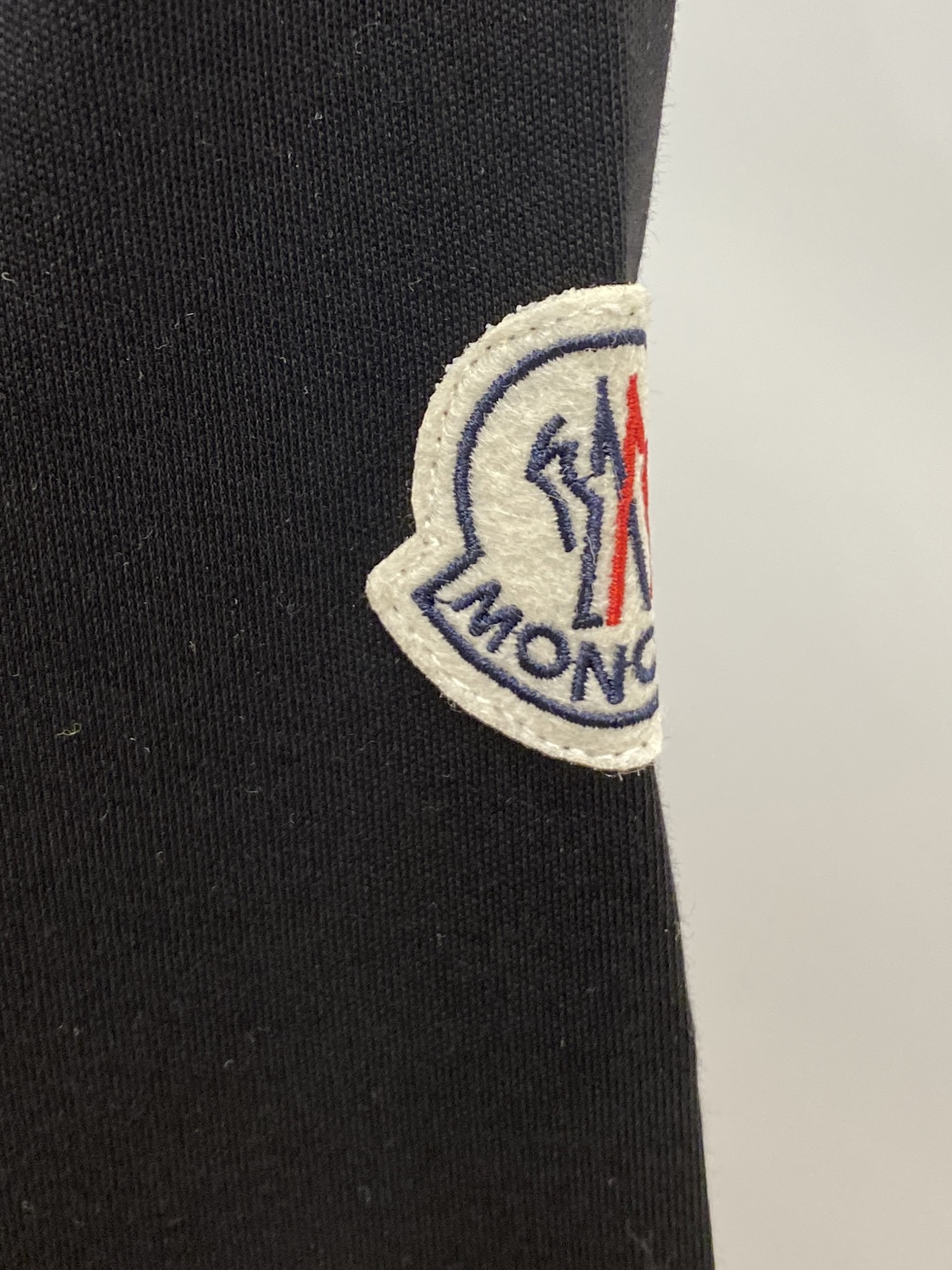 蒙口、2025最新款短袖T恤，帅气时尚，胸前顶级印花图案字母logo，简约百搭款。面料棉 不仅挺括，保持