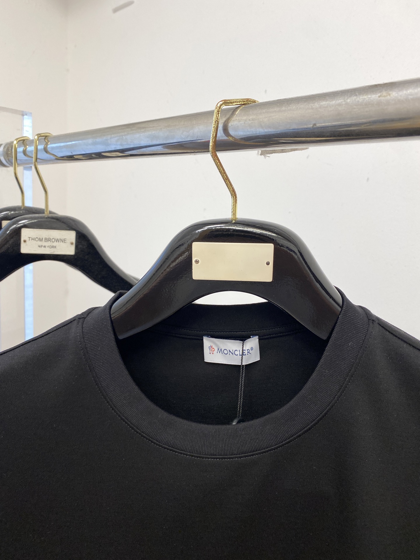 蒙口、2025最新款短袖T恤，帅气时尚，胸前顶级印花图案字母logo，简约百搭款。面料棉 不仅挺括，保持