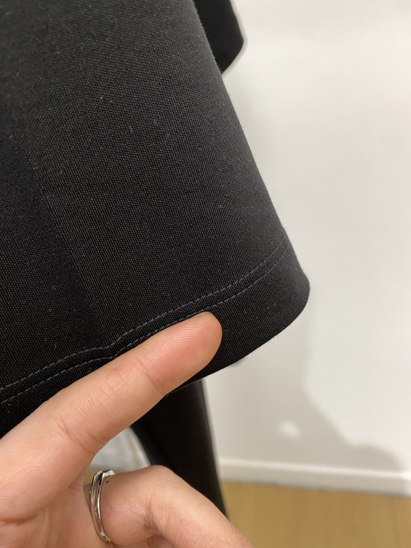 蒙口、2025最新款短袖T恤，帅气时尚，胸前顶级印花图案字母logo，简约百搭款。面料棉 不仅挺括，保持