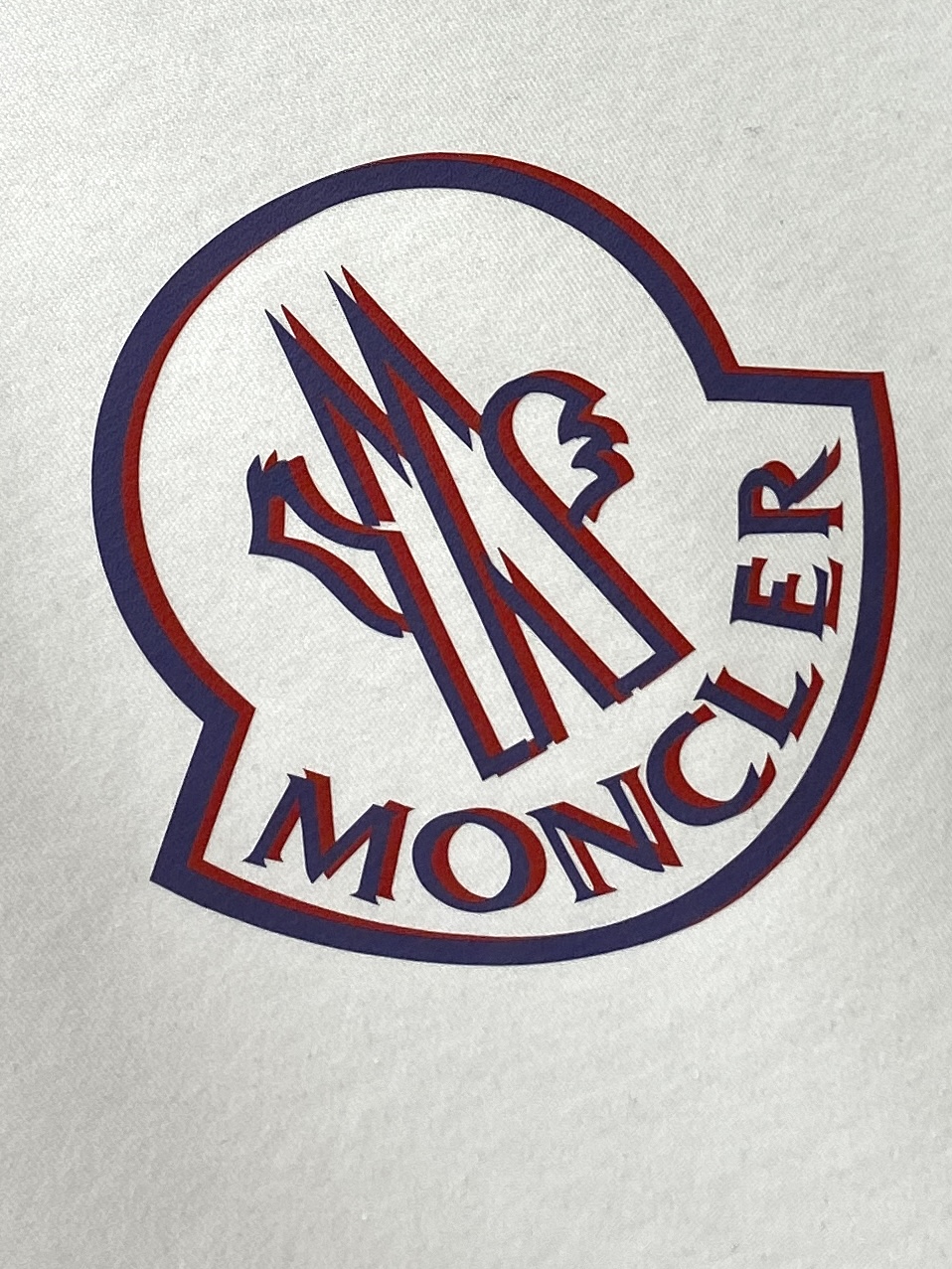 蒙口、2025最新款短袖T恤，帅气时尚，胸前顶级印花图案字母logo，简约百搭款。面料棉 不仅挺括，保持