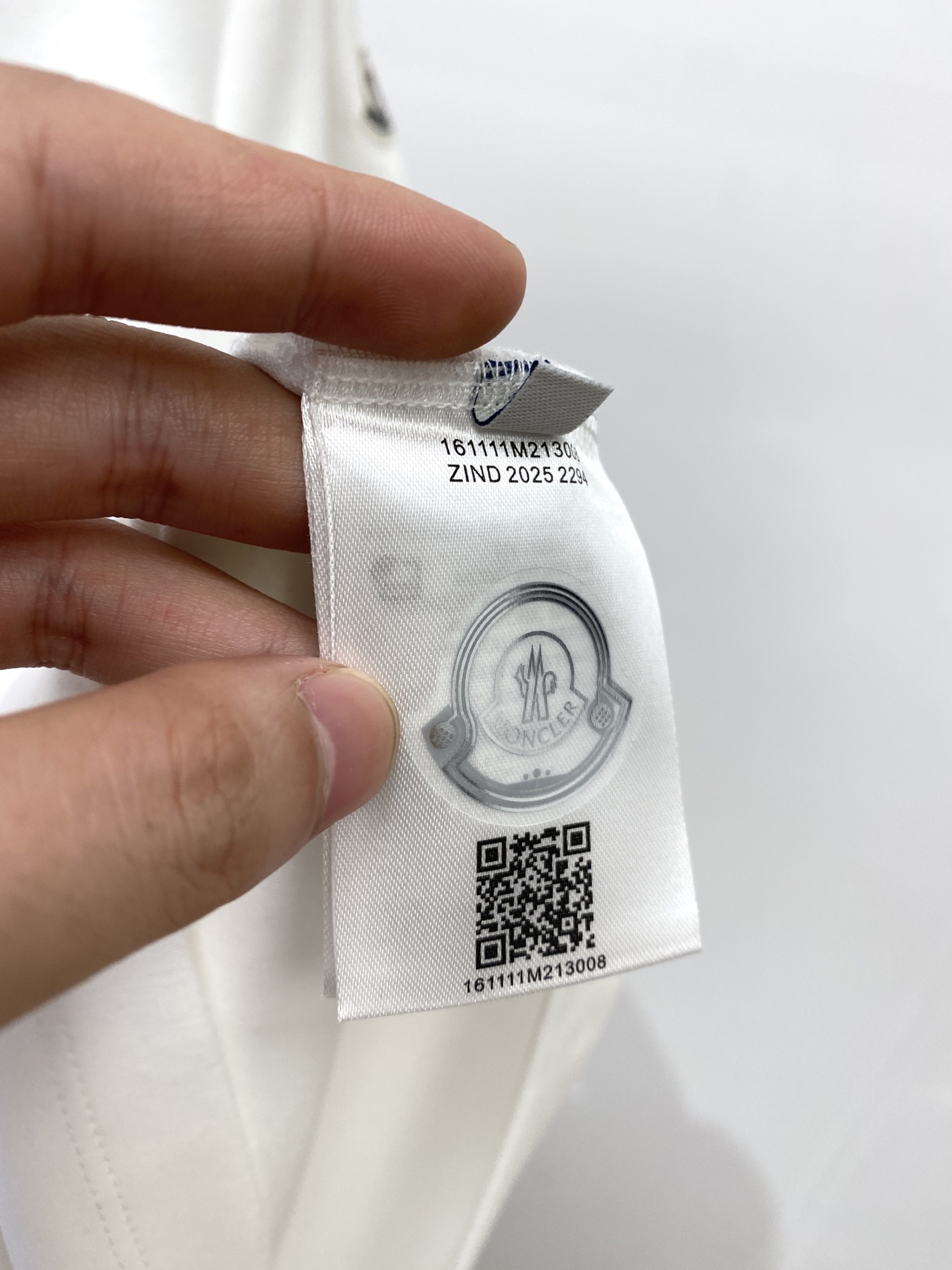 蒙口、2025最新款短袖T恤，帅气时尚，胸前顶级印花图案字母logo，简约百搭款。面料棉 不仅挺括，保持