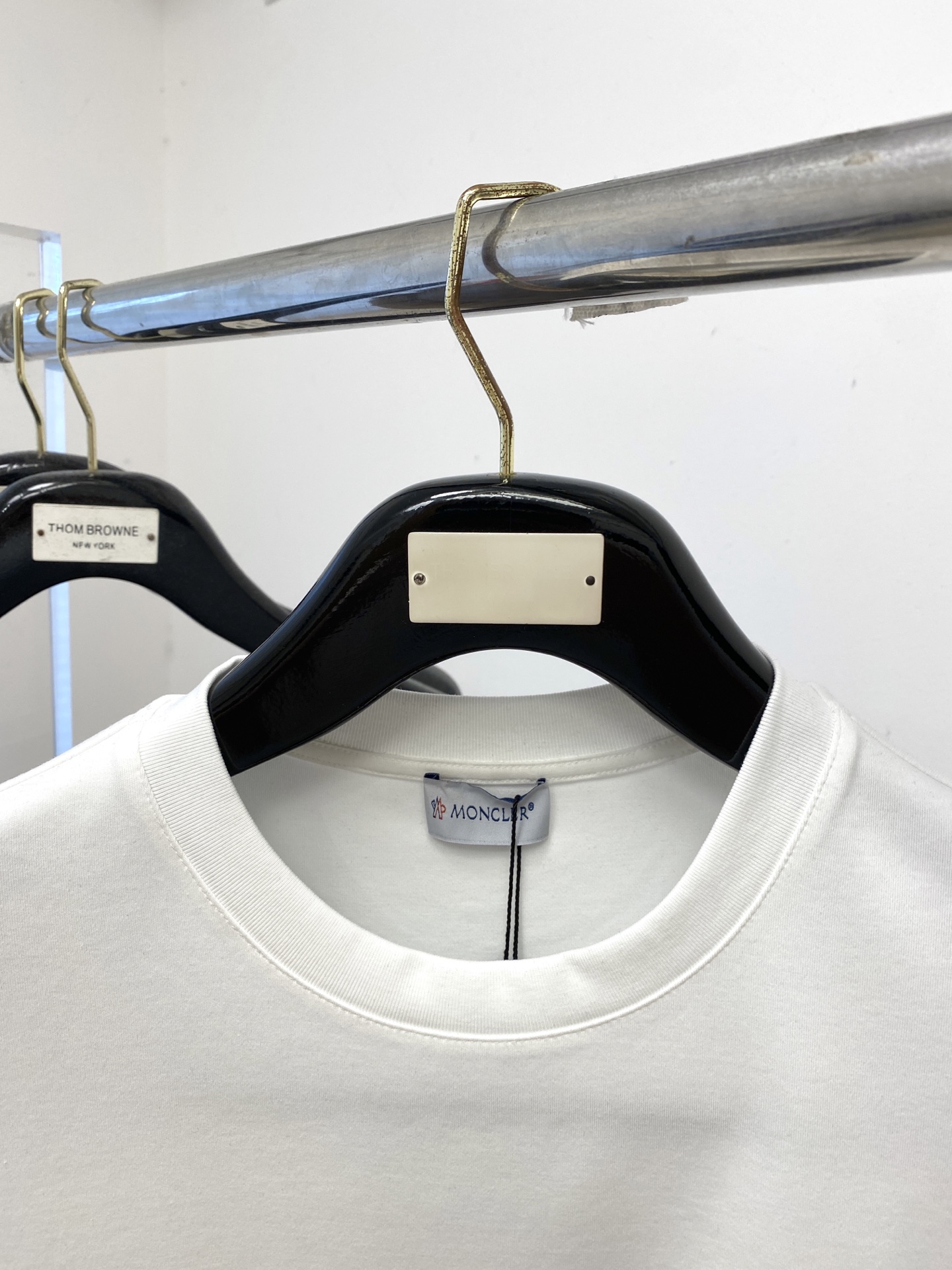 蒙口、2025最新款短袖T恤，帅气时尚，胸前顶级印花图案字母logo，简约百搭款。面料棉 不仅挺括，保持