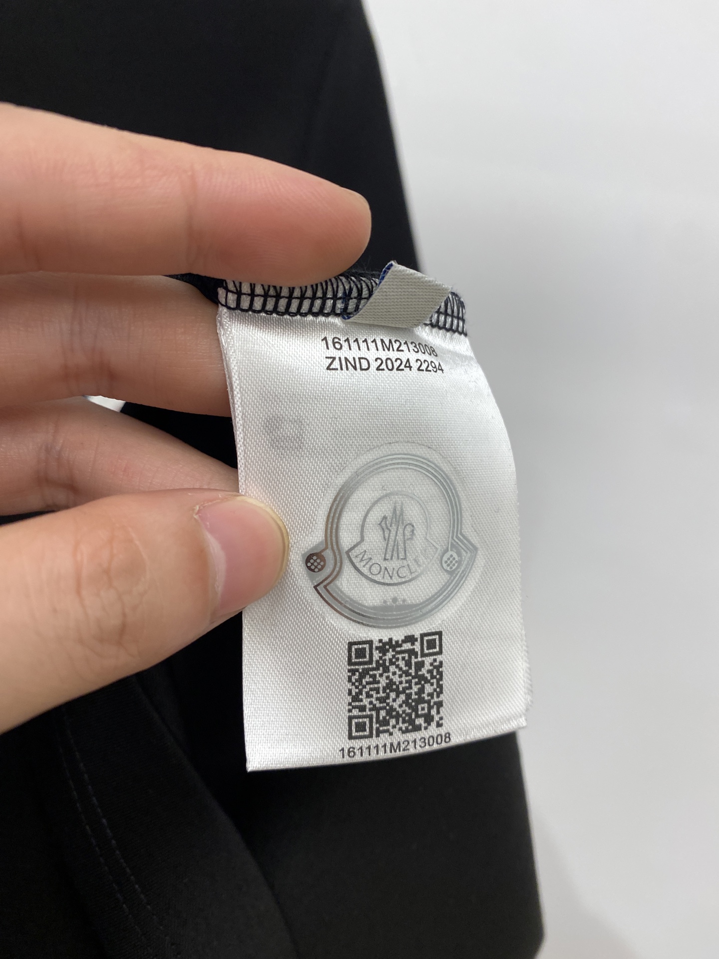 蒙口、2025最新款短袖T恤，帅气时尚，胸前精致刺绣图案logo，简约百搭款。面料棉 不仅挺括，保持潮流