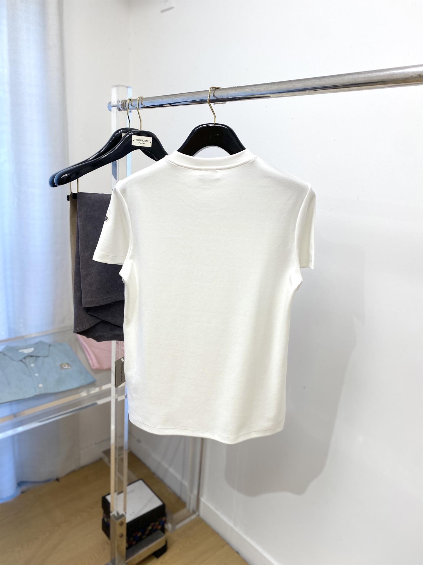 蒙口、2025最新款短袖T恤，帅气时尚，胸前精致刺绣图案logo，简约百搭款。面料棉 不仅挺括，保持潮流