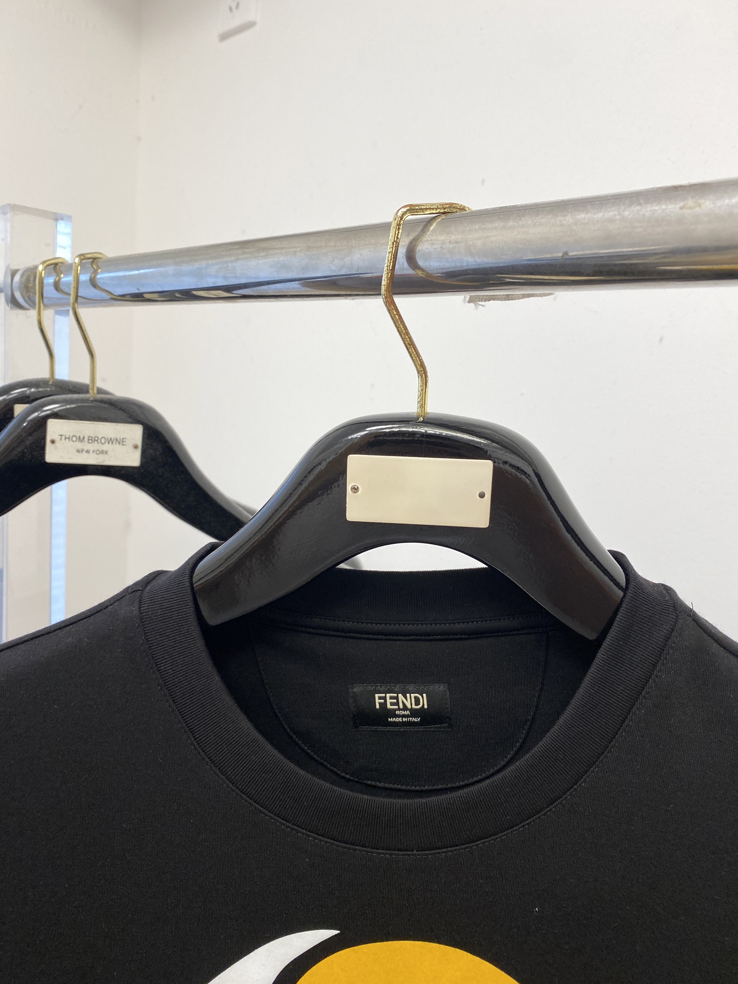 芬迪、2025最新款短袖T恤，帅气时尚，胸前顶级印花字母logo，简约百搭款。面料棉 不仅挺括，保持潮流