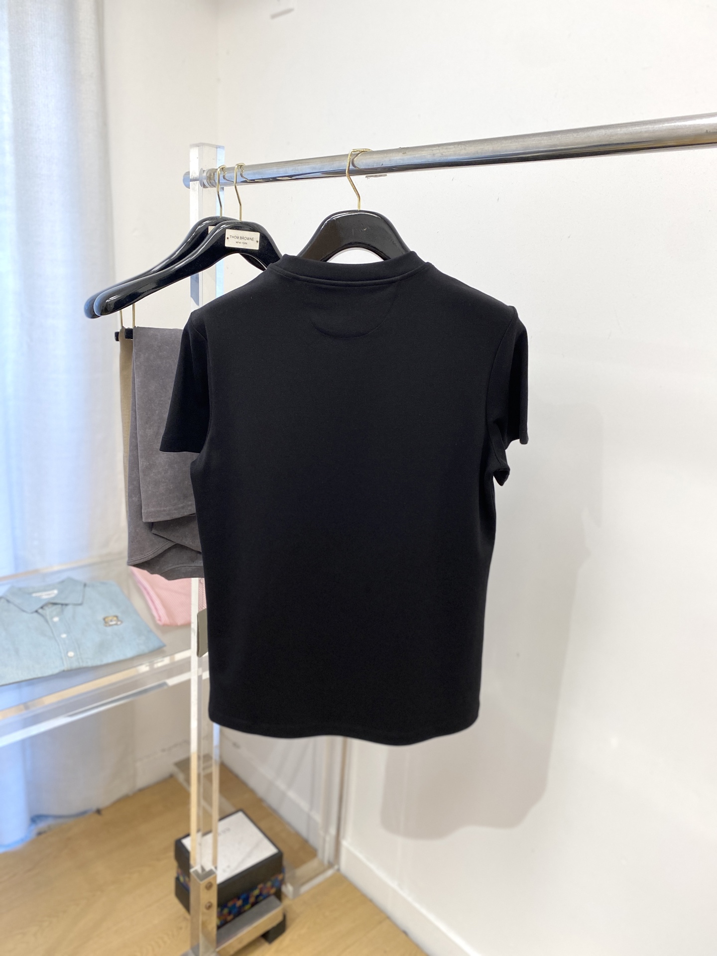 芬迪、2025最新款短袖T恤，帅气时尚，胸前顶级印花字母logo，简约百搭款。面料棉 不仅挺括，保持潮流