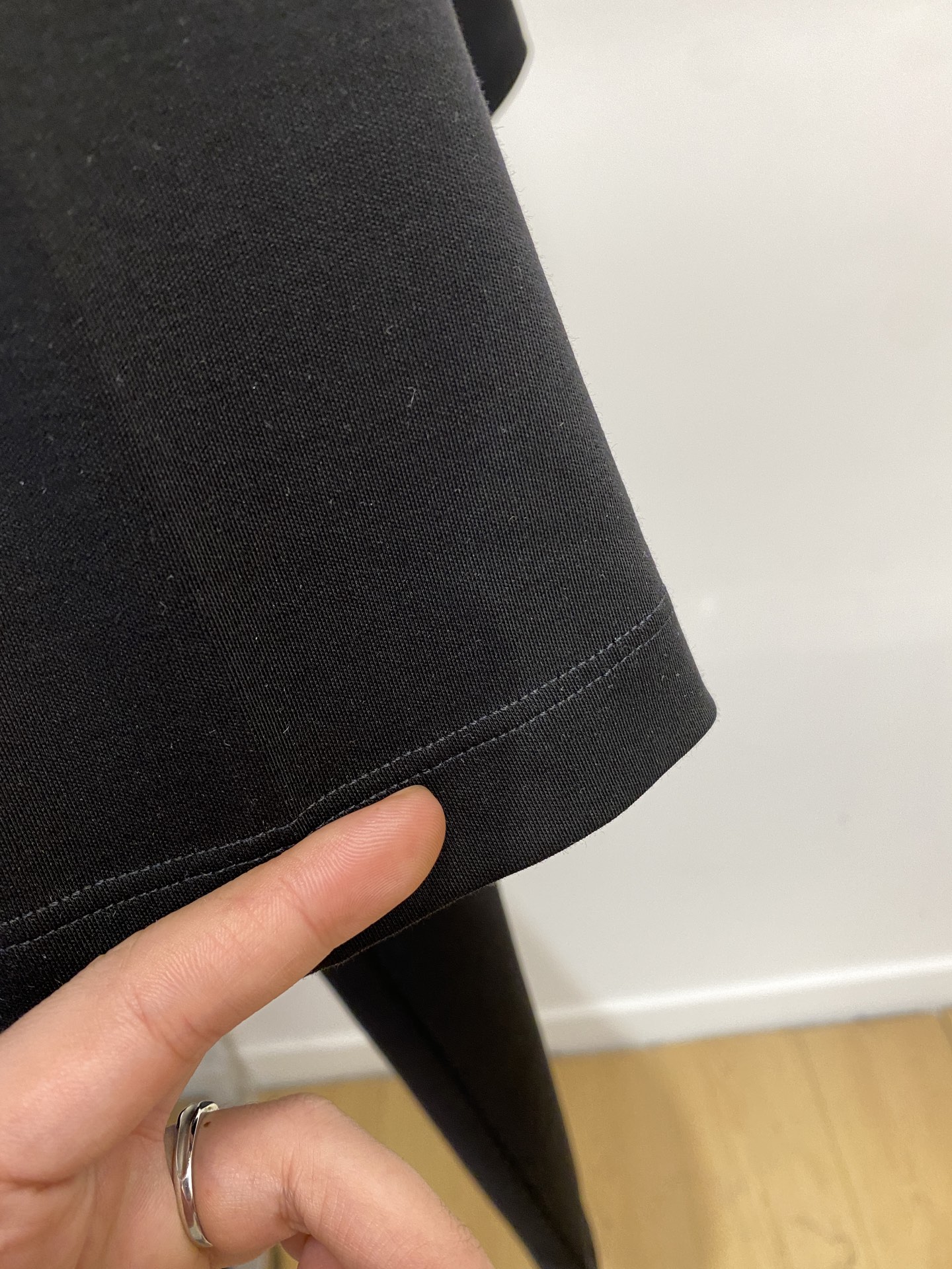 范思哲、2025最新款短袖T恤，帅气时尚，胸前顶级印花图案字母logo，简约百搭款。面料棉 不仅挺括，保