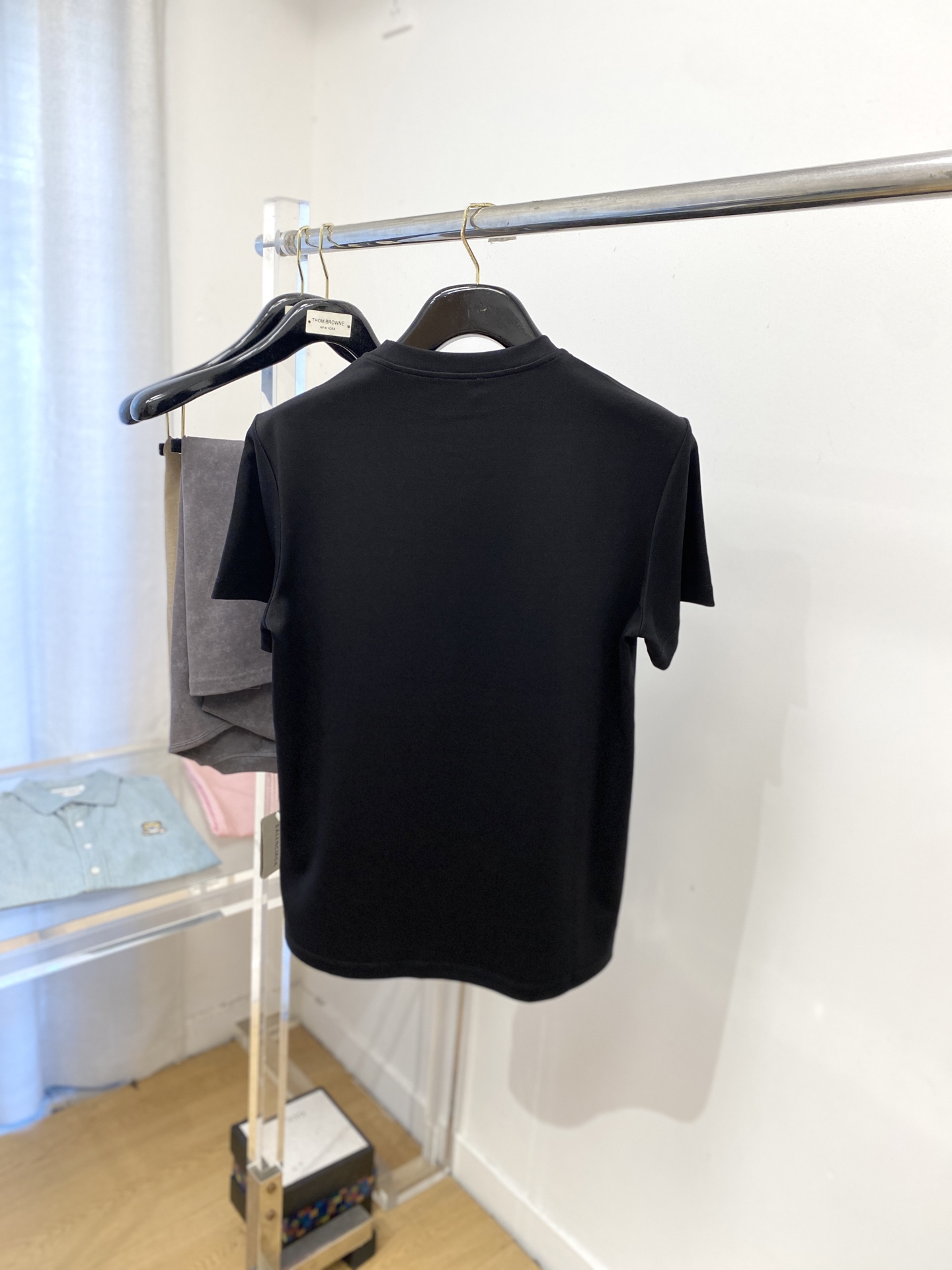 范思哲、2025最新款短袖T恤，帅气时尚，胸前顶级印花图案字母logo，简约百搭款。面料棉 不仅挺括，保