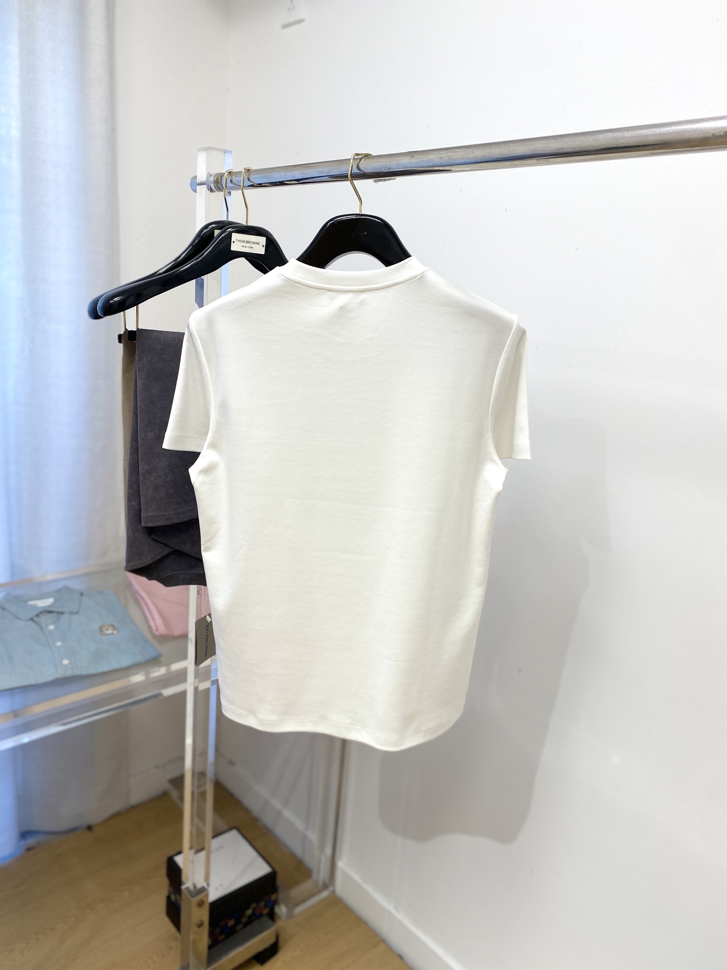 范思哲、2025最新款短袖T恤，帅气时尚，胸前顶级印花图案字母logo，简约百搭款。面料棉 不仅挺括，保