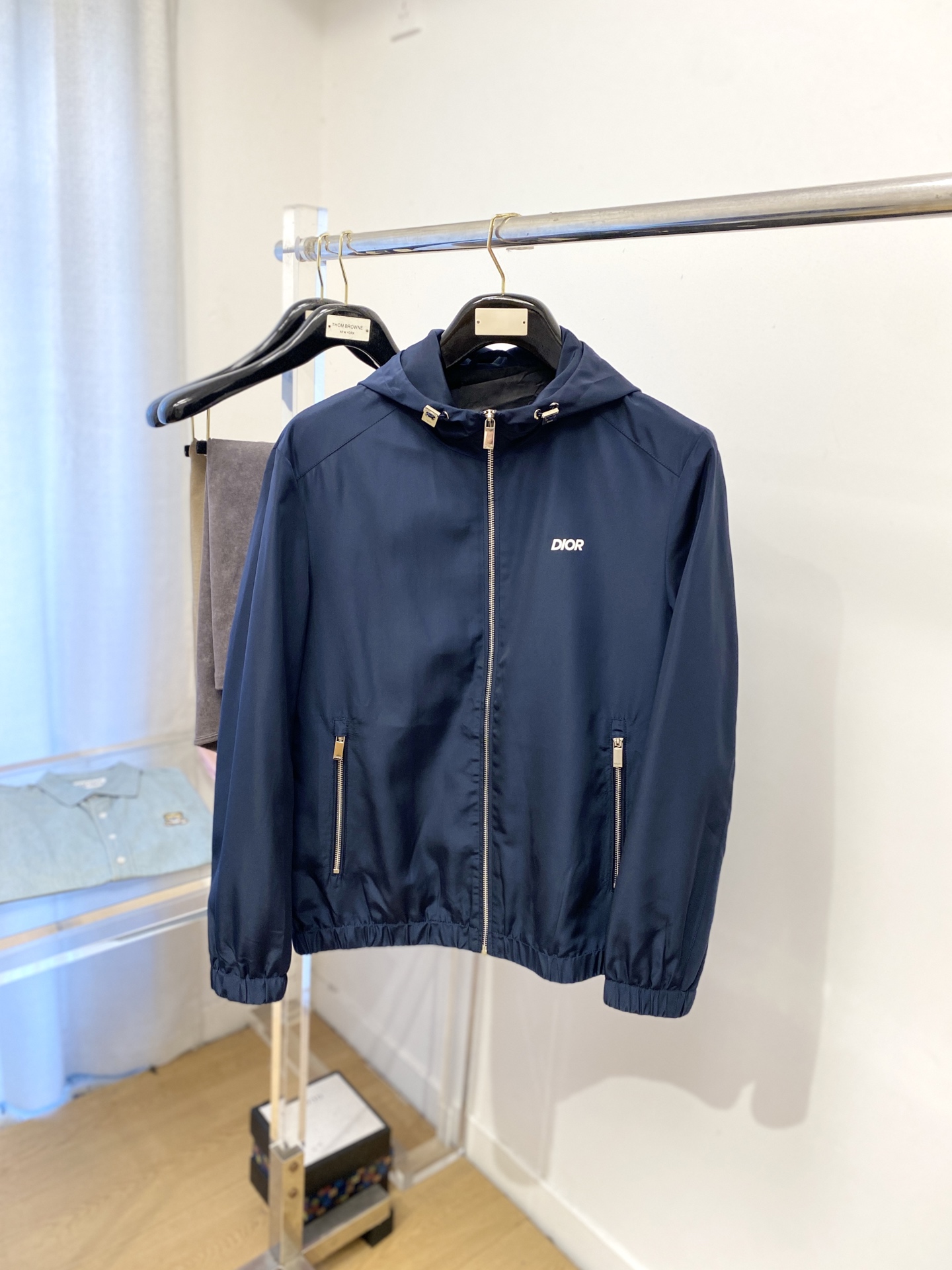 NO:546614,Dior, 2025 new jacket, fashionable and handsome, simple and versatile, top-notch printed letter logo on the chest, customized original fabric, not only crisp and trendy silhouette, but also comfortable to wear, more delicate yarn weaving, size M-3XL,, dior, jackets & coats, jackets & coats, alexander wang19860909迪奥、2025新品夹克外套,时尚帅气,简约百搭款,胸前顶级印花字母logo,定制原版面料,不仅挺括,保持潮流的廓形,又穿着舒适,纱织更细腻,码数M-3XL,,dior,jackets & coats,jackets & coats,alexander wang,Men's clothing