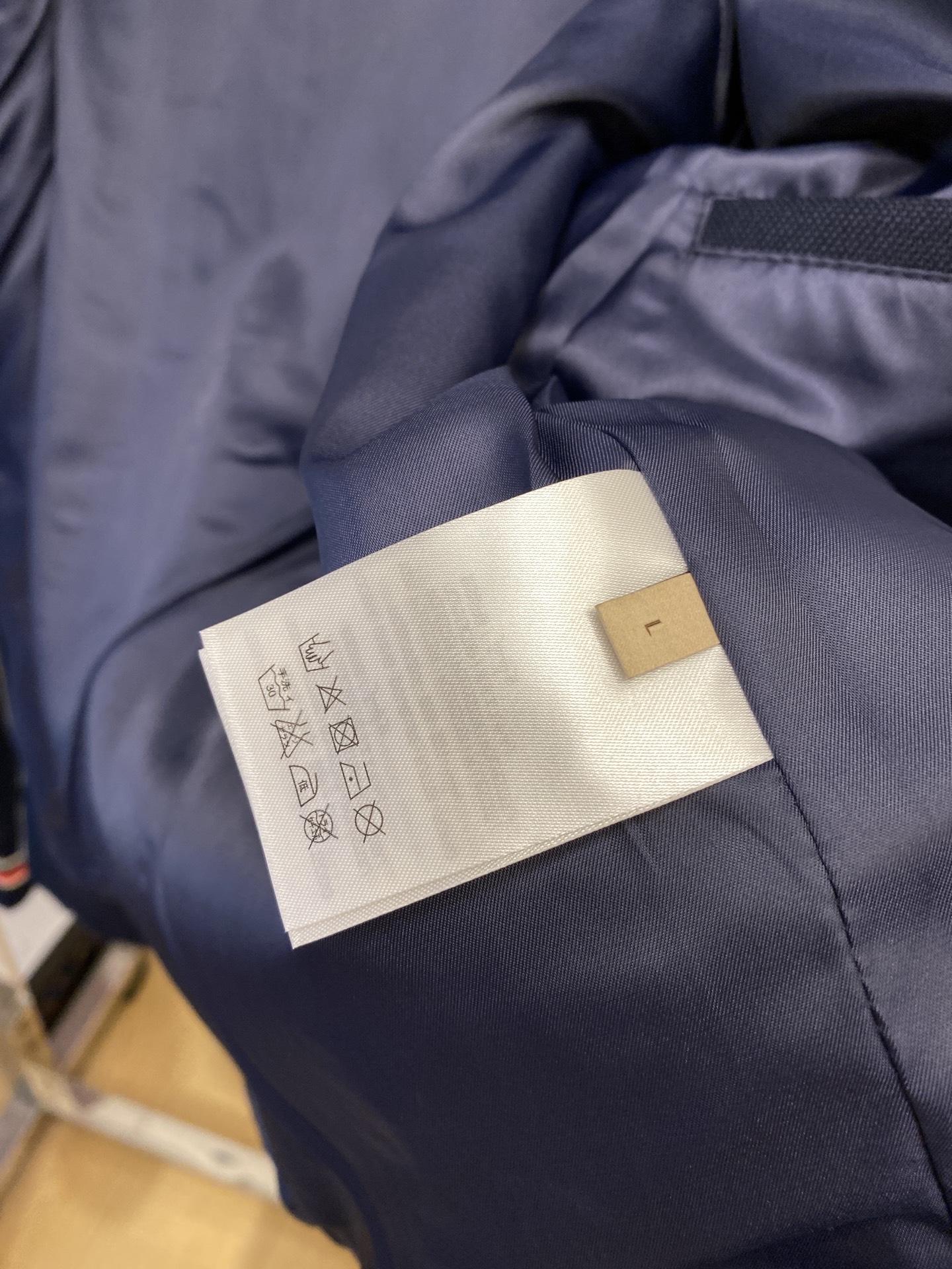 古奇、2025新品夹克外套，时尚帅气，简约百搭款，胸前精致刺绣图案logo，定制原版面料，不仅挺括，保持