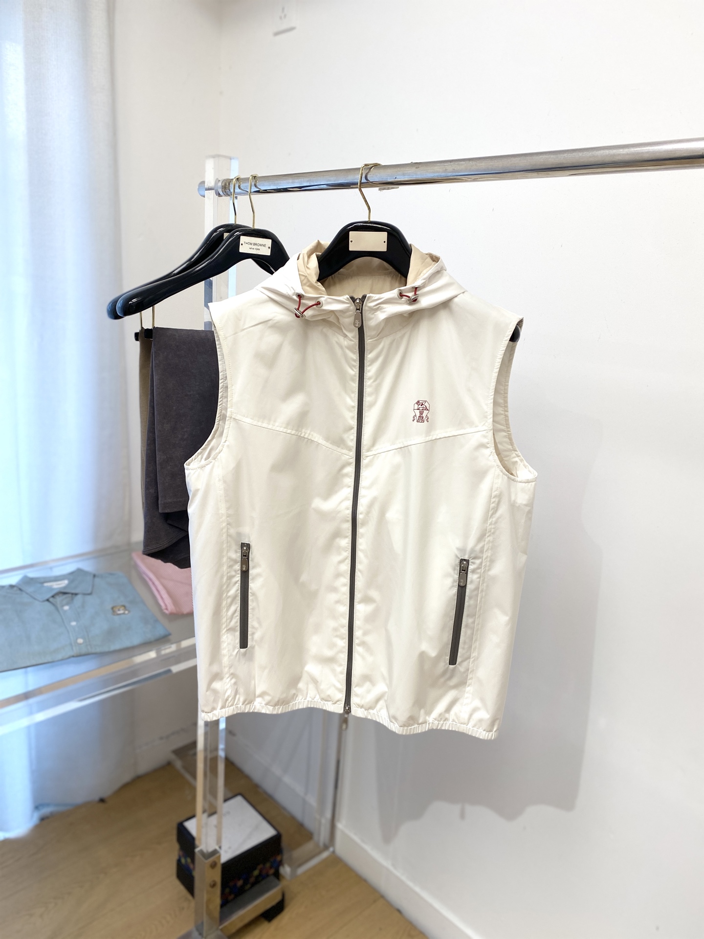 NO:525681,Brunello Cucinelli, new jacket vest jacket, fashionable and handsome, simple and versatile style, exquisite embroidery pattern logo on the chest, customized original fabric, not only crisp, maintains the trendy silhouette, and is comfortable to wear, with more delicate yarn, M-3XL, brunello cucinelli, jackets & coats, jackets & coats, alexander wang19860909Brunello Cucinelli、新品夹克马甲外套,时尚帅气,简约百搭款,胸前精致刺绣图案logo,定制原版面料,不仅挺括,保持潮流的廓形,又穿着舒适,纱织更细腻,码数M-3XL,,brunello cucinelli,jackets & coats,jackets & coats,alexander wang,Men's clothing