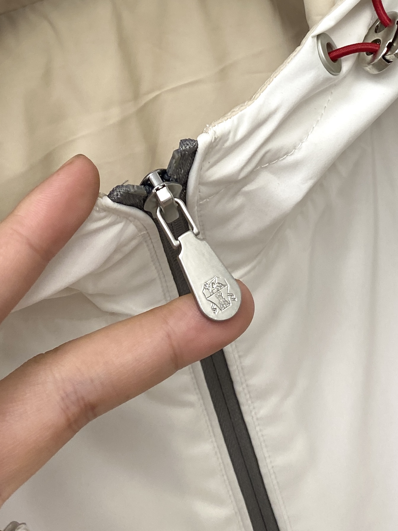 Brunello Cucinelli、2025新品夹克马甲外套，时尚帅气，简约百搭款，胸前精致刺绣图案l
