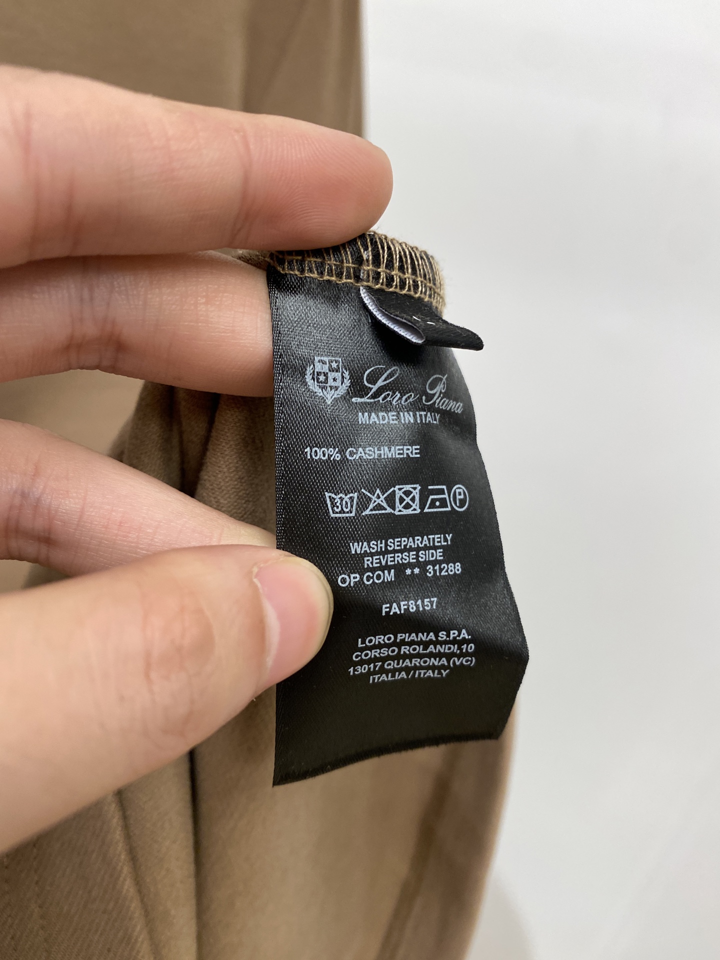 lP🆕、2025新品长袖卫衣，帅气时尚，简约百搭款。胸前精致刺绣图案logo，面料棉 不仅挺括，保持潮流