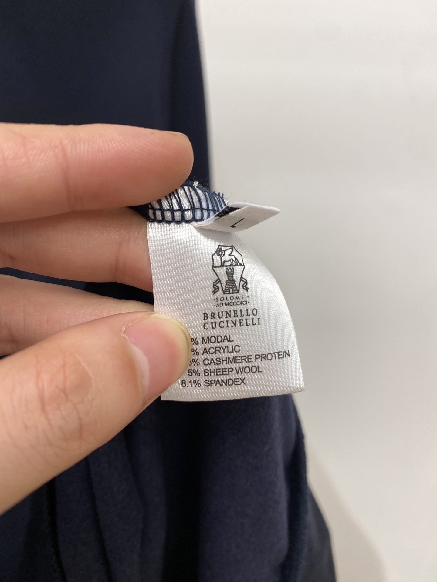 Brunello Cucinelli、2025新品长袖卫衣，帅气时尚，简约百搭款。胸前精致刺绣图案字母l