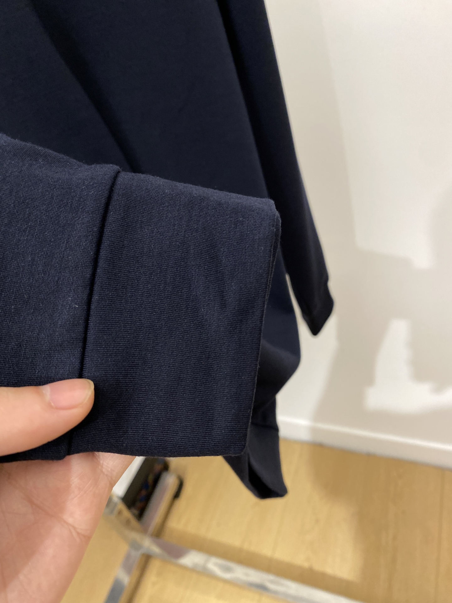 Brunello Cucinelli、2025新品长袖卫衣，帅气时尚，简约百搭款。胸前精致刺绣图案字母l
