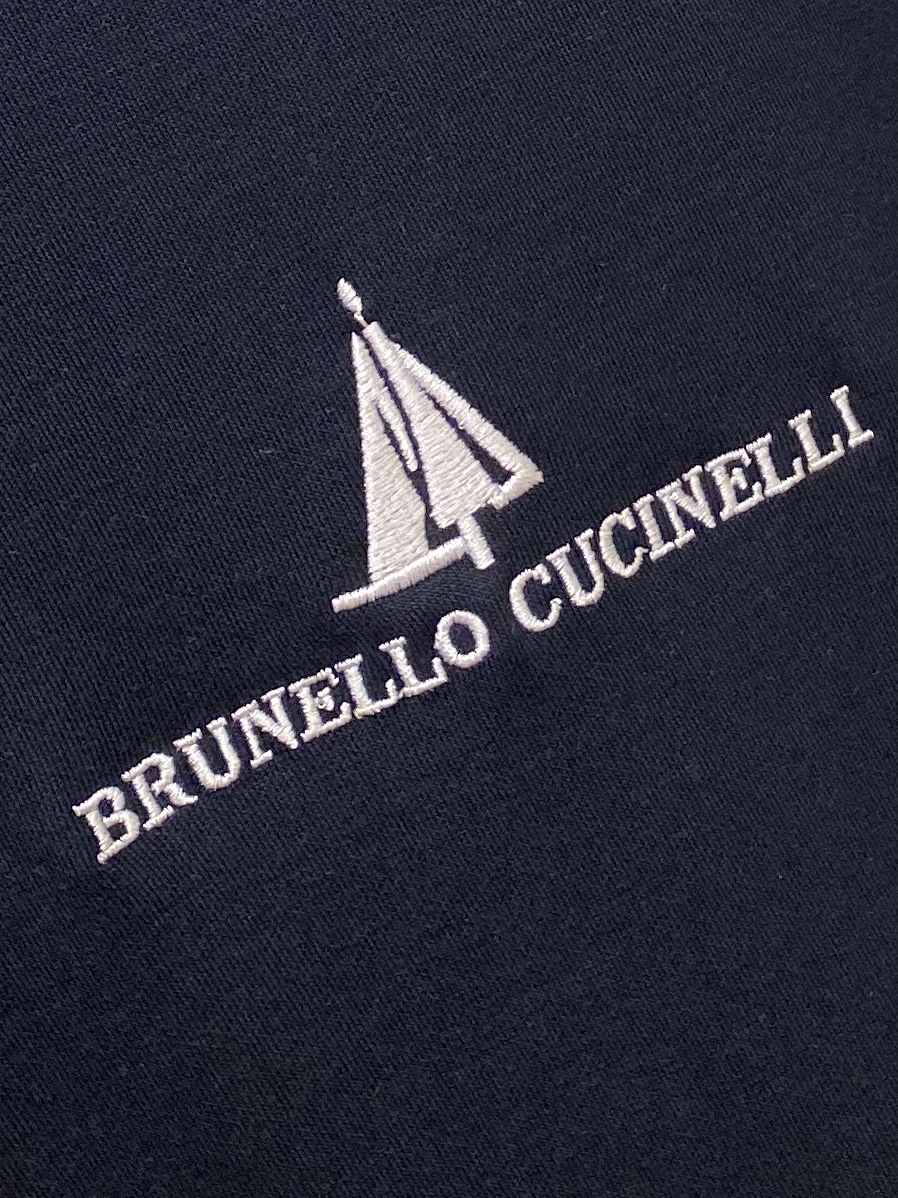 Brunello Cucinelli、2025新品长袖卫衣，帅气时尚，简约百搭款。胸前精致刺绣图案字母l