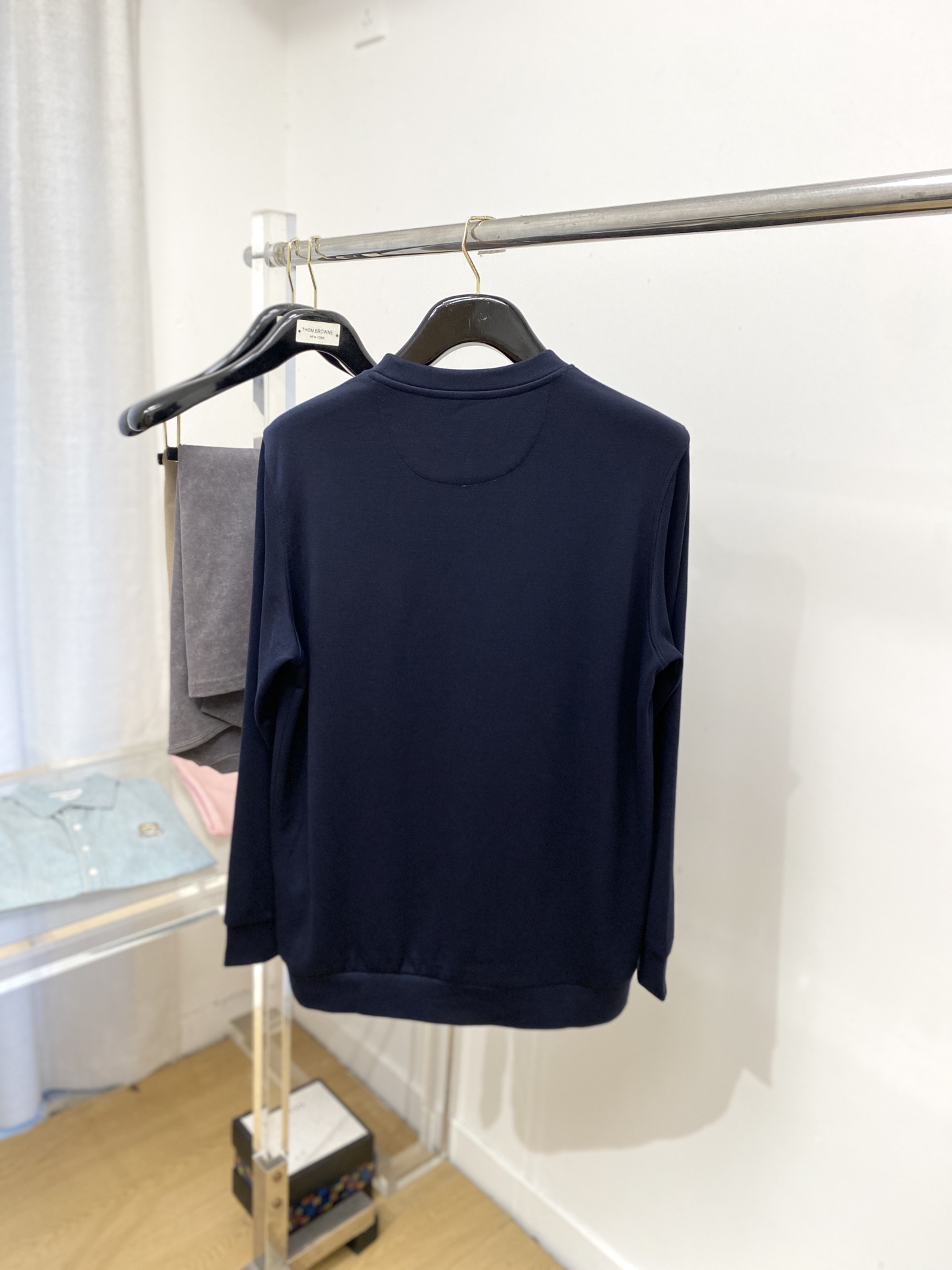 Brunello Cucinelli、2025新品长袖卫衣，帅气时尚，简约百搭款。胸前精致刺绣图案字母l