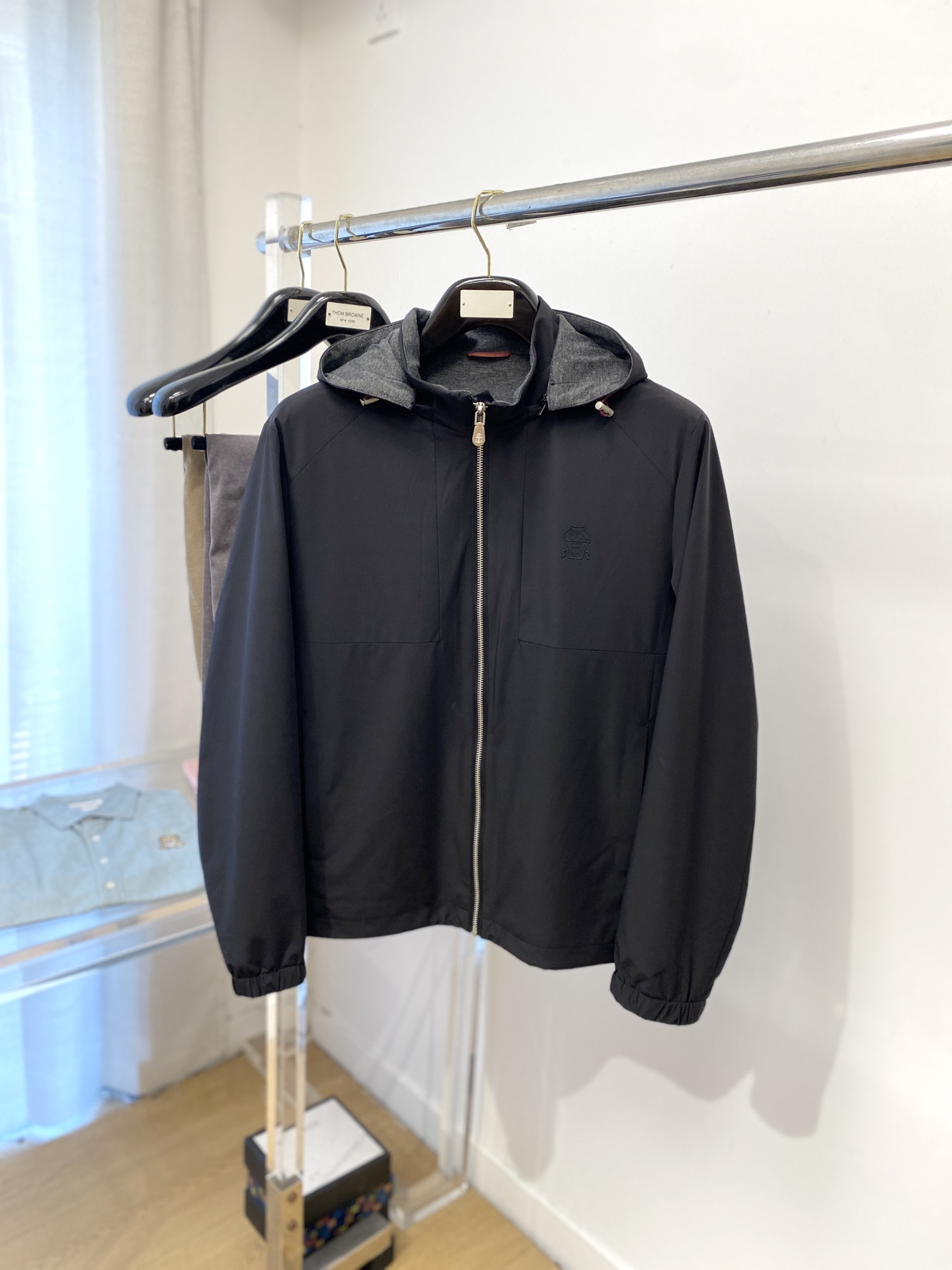 NO:567687,Brunello Cucinelli, 2025 new jacket, fashionable and handsome, simple and versatile, with exquisite embroidered logo on the chest, customized original fabric, not only stiff and keeping the trendy silhouette, but also comfortable to wear, the yarn is more delicate, size M-3XL,, brunello cucinelli, jackets & coats, jackets & coats, alexander wang19860909Brunello Cucinelli、2025新品夹克外套,时尚帅气,简约百搭款,胸前精致刺绣图案logo,定制原版面料,不仅挺括,保持潮流的廓形,又穿着舒适,纱织更细腻,码数M-3XL,,brunello cucinelli,jackets & coats,jackets & coats,alexander wang,Men's clothing