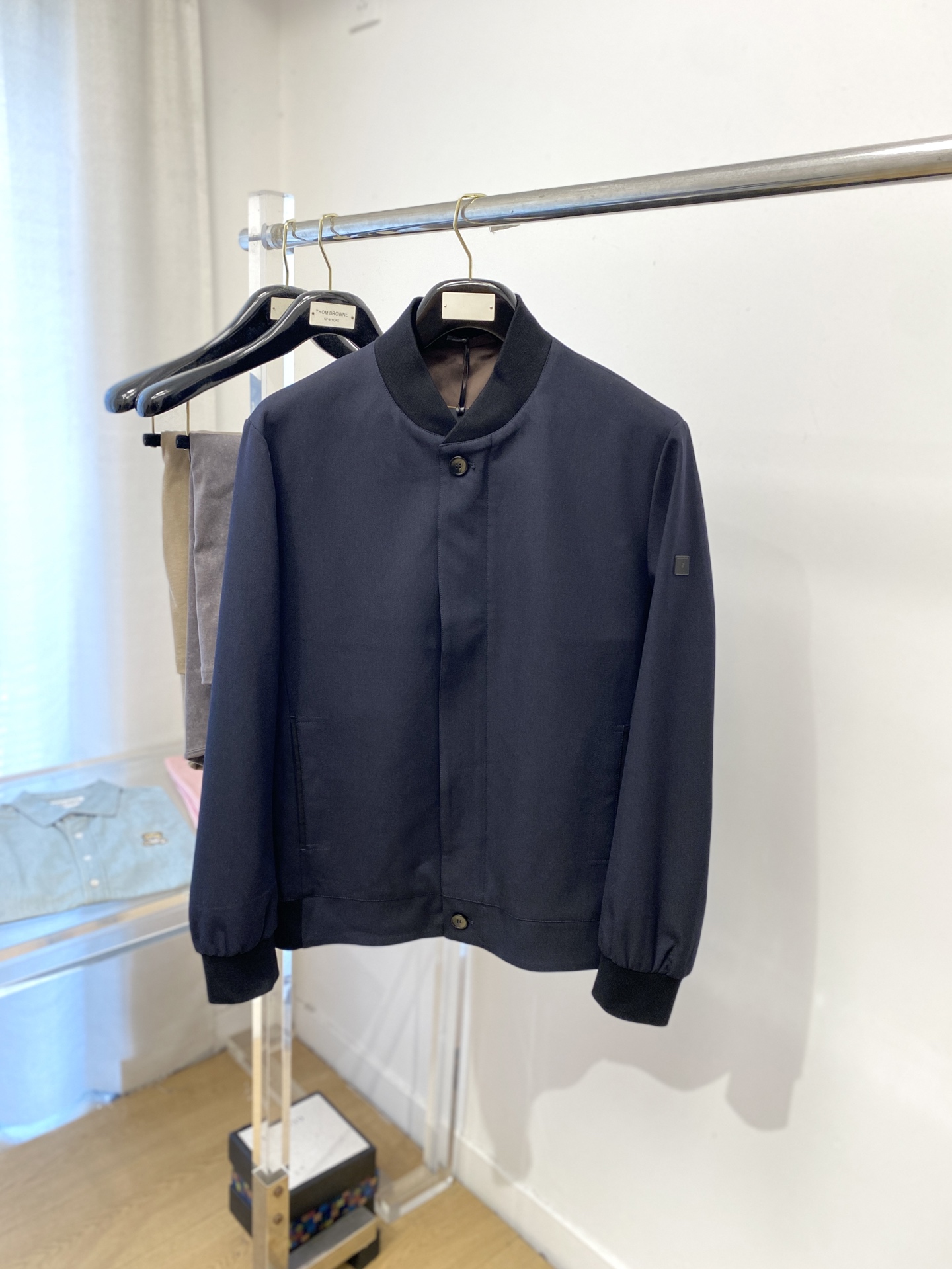 NO:567685,Zegna, 2025 new jacket, fashionable and handsome, simple and versatile, with letter logo embroidered on the cuffs, customized original fabric, not only stiff and maintain the trendy silhouette, but also comfortable to wear, the yarn is more delicate, size M-3XL,,zegna,jackets & coats,jackets & coats,alexander wang19860909杰尼亚、2025新品夹克外套,时尚帅气,简约百搭款,袖口刺绣装饰字母logo,定制原版面料,不仅挺括,保持潮流的廓形,又穿着舒适,纱织更细腻,码数M-3XL,,zegna,jackets & coats,jackets & coats,alexander wang,Men's clothing