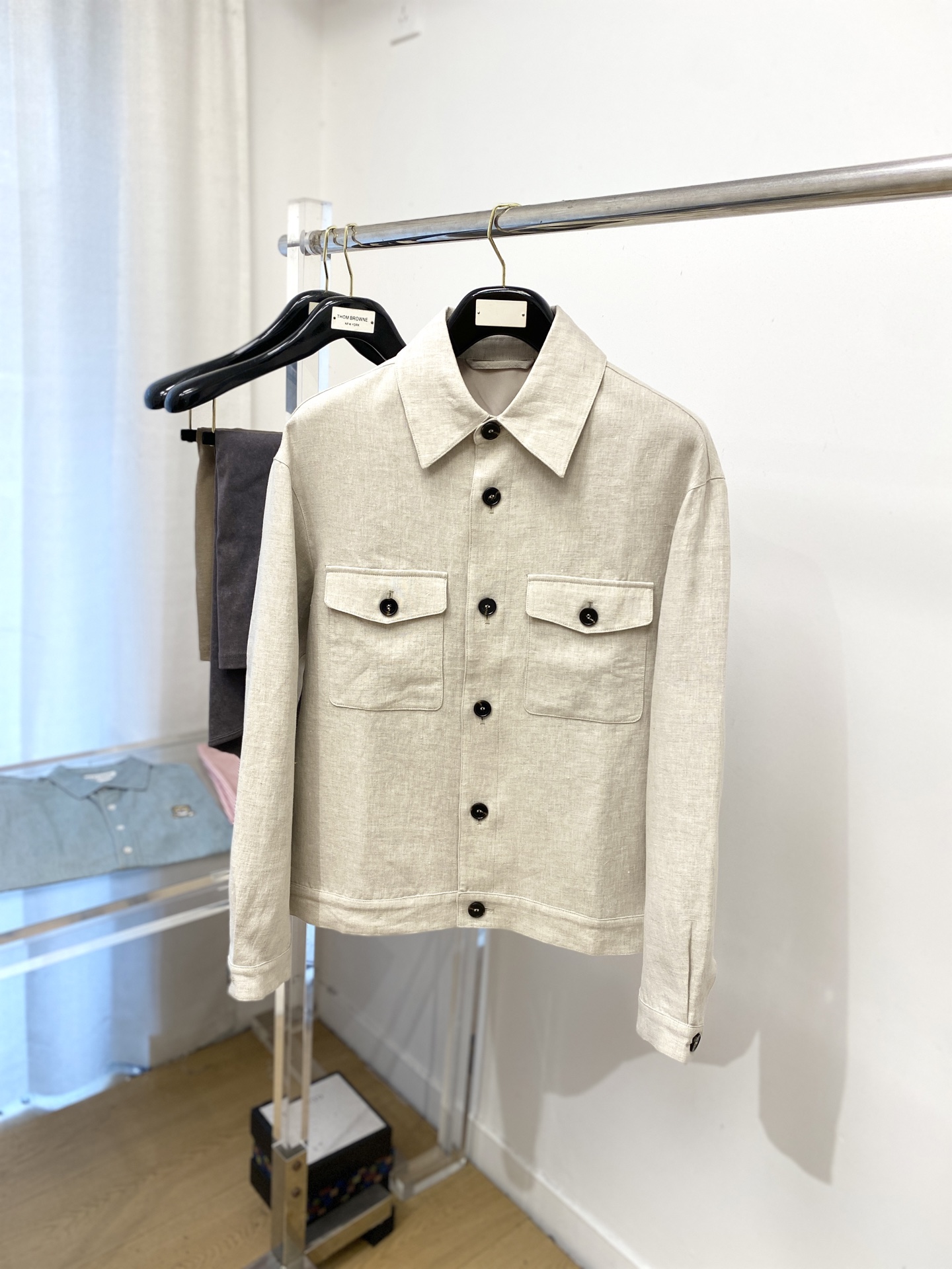 NO:523559,LP, 2025 new jacket jacket, fashionable and handsome, simple and versatile style, original auxiliary materials logo, customized original fabric, not only crisp, maintains the trendy silhouette, and is comfortable to wear, the yarn weaving is more delicate, the number M-3XL, loro piano, jackets & coats, jackets & coats, alexander wang19860909LP、2025新品夹克外套,时尚帅气,简约百搭款,原版辅料logo,定制原版面料,不仅挺括,保持潮流的廓形,又穿着舒适,纱织更细腻,码数M-3XL,,loro piana,jackets & coats,jackets & coats,alexander wang,Men's clothing