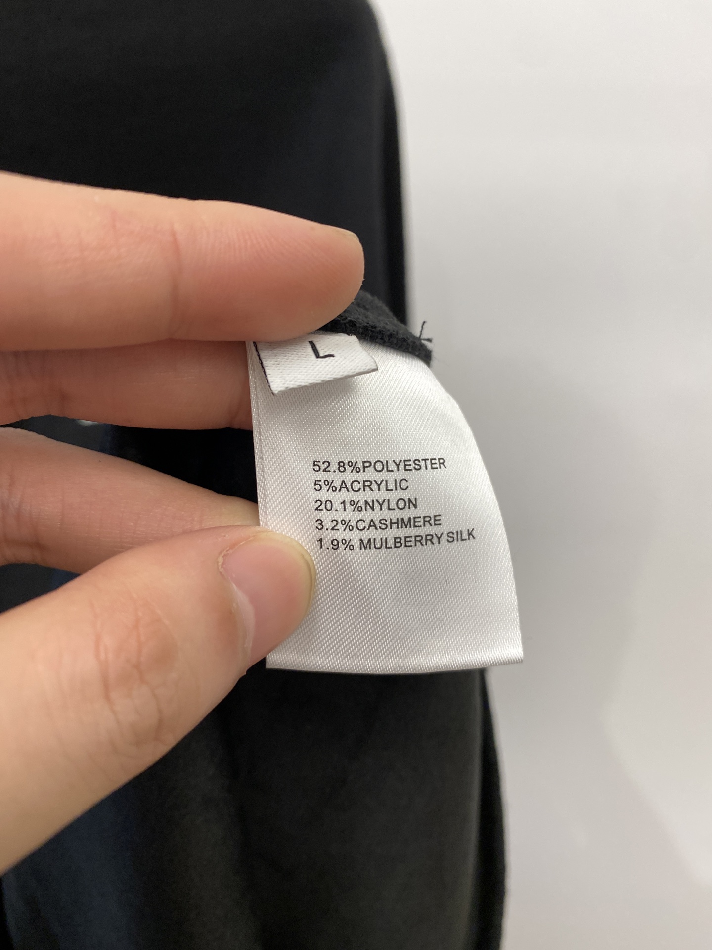 Brunello Cucinelli、2025新品长袖卫衣，帅气时尚，简约百搭款。胸前精致刺绣图案字母l