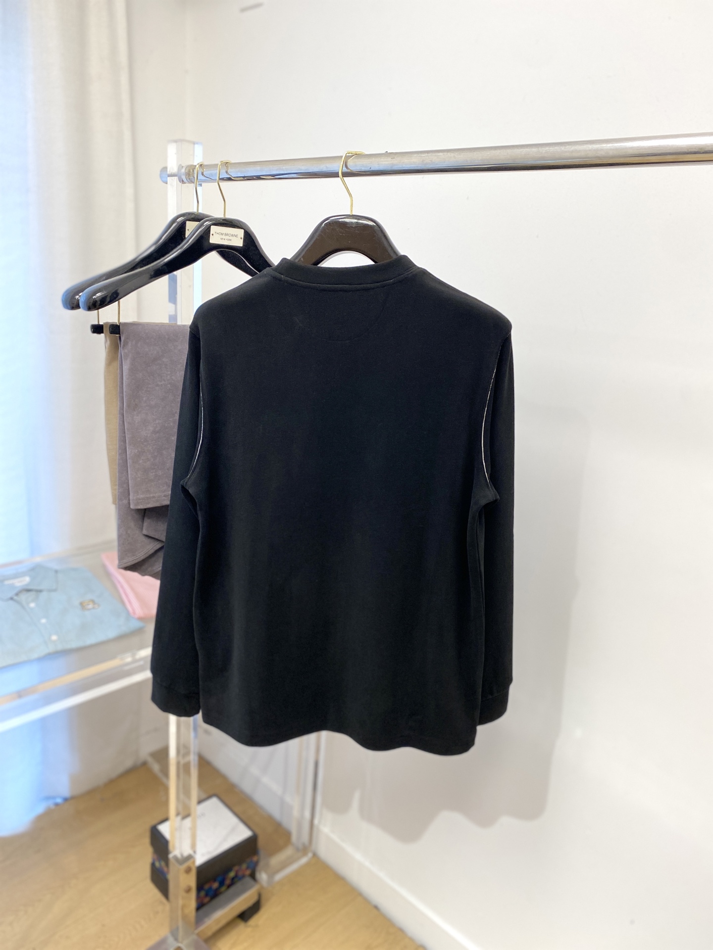 ￼ Brunello Cucinelli、2025新品长袖卫衣，帅气时尚，简约百搭款。胸前精致刺绣图案字