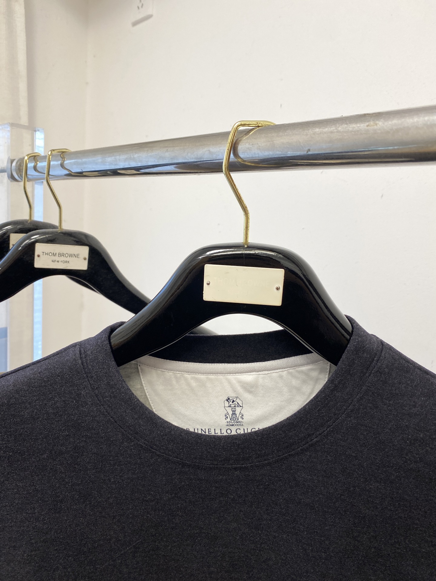￼ Brunello Cucinelli、2025新品长袖卫衣，帅气时尚，简约百搭款。胸前精致刺绣图案字