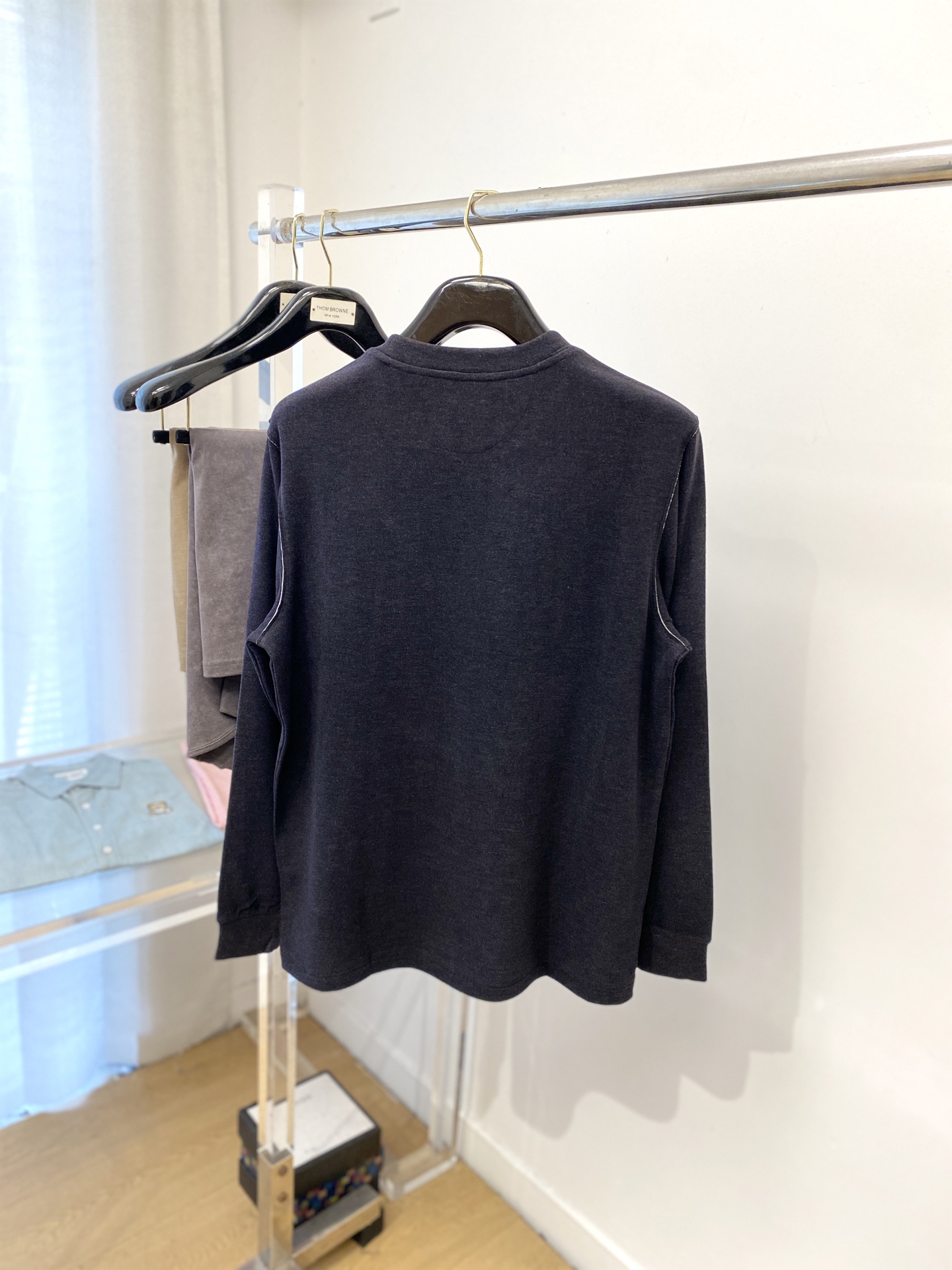 ￼ Brunello Cucinelli、2025新品长袖卫衣，帅气时尚，简约百搭款。胸前精致刺绣图案字