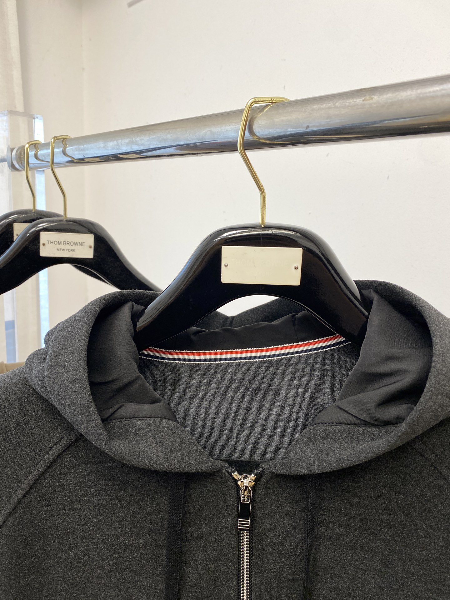 TB、2025新品卫衣外套，时尚帅气，衣下刺绣织带字母logo，简约百搭款，定制原版面料，不仅挺括，保持