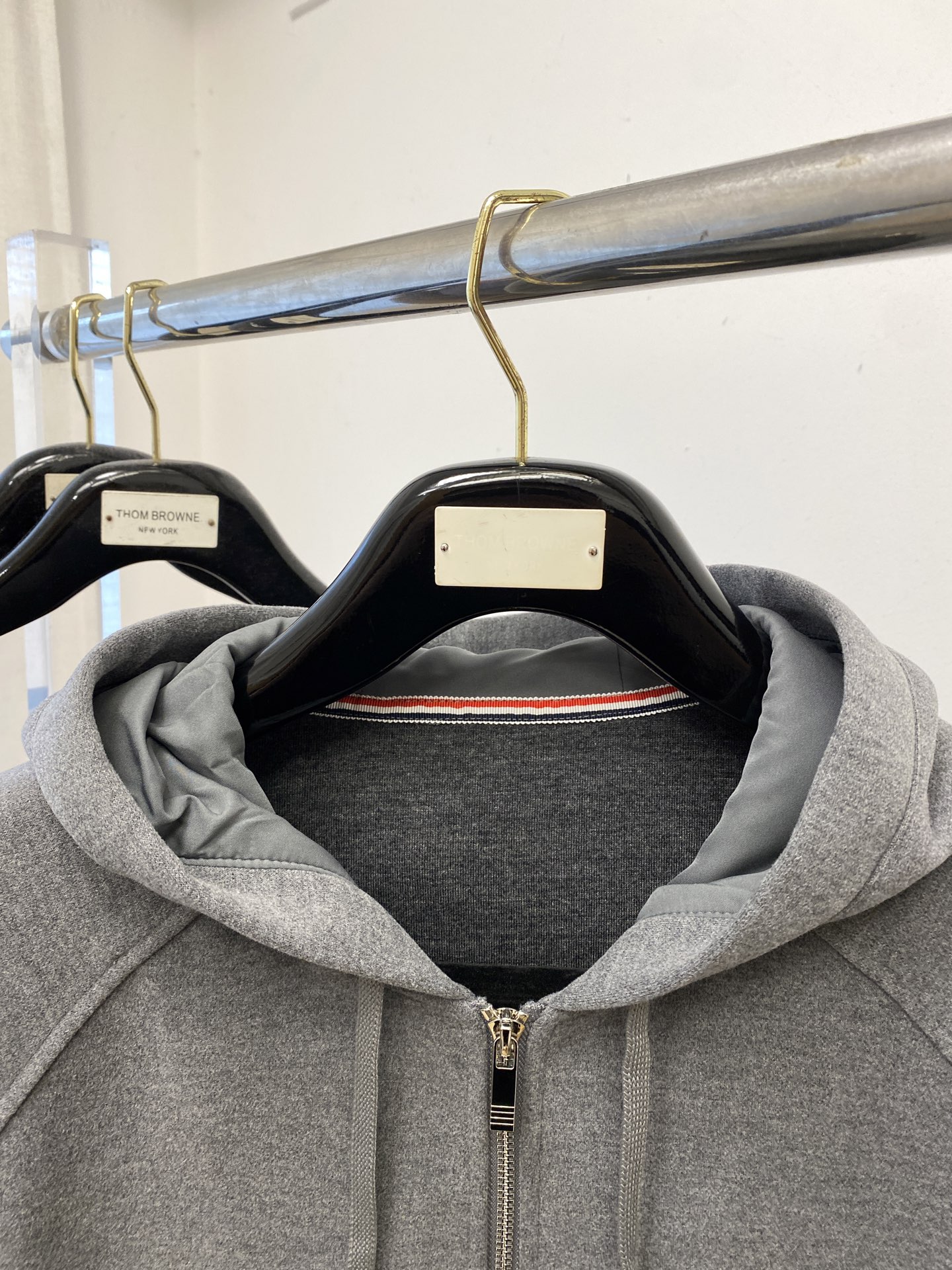 TB、2025新品卫衣外套，时尚帅气，衣下刺绣织带字母logo，简约百搭款，定制原版面料，不仅挺括，保持