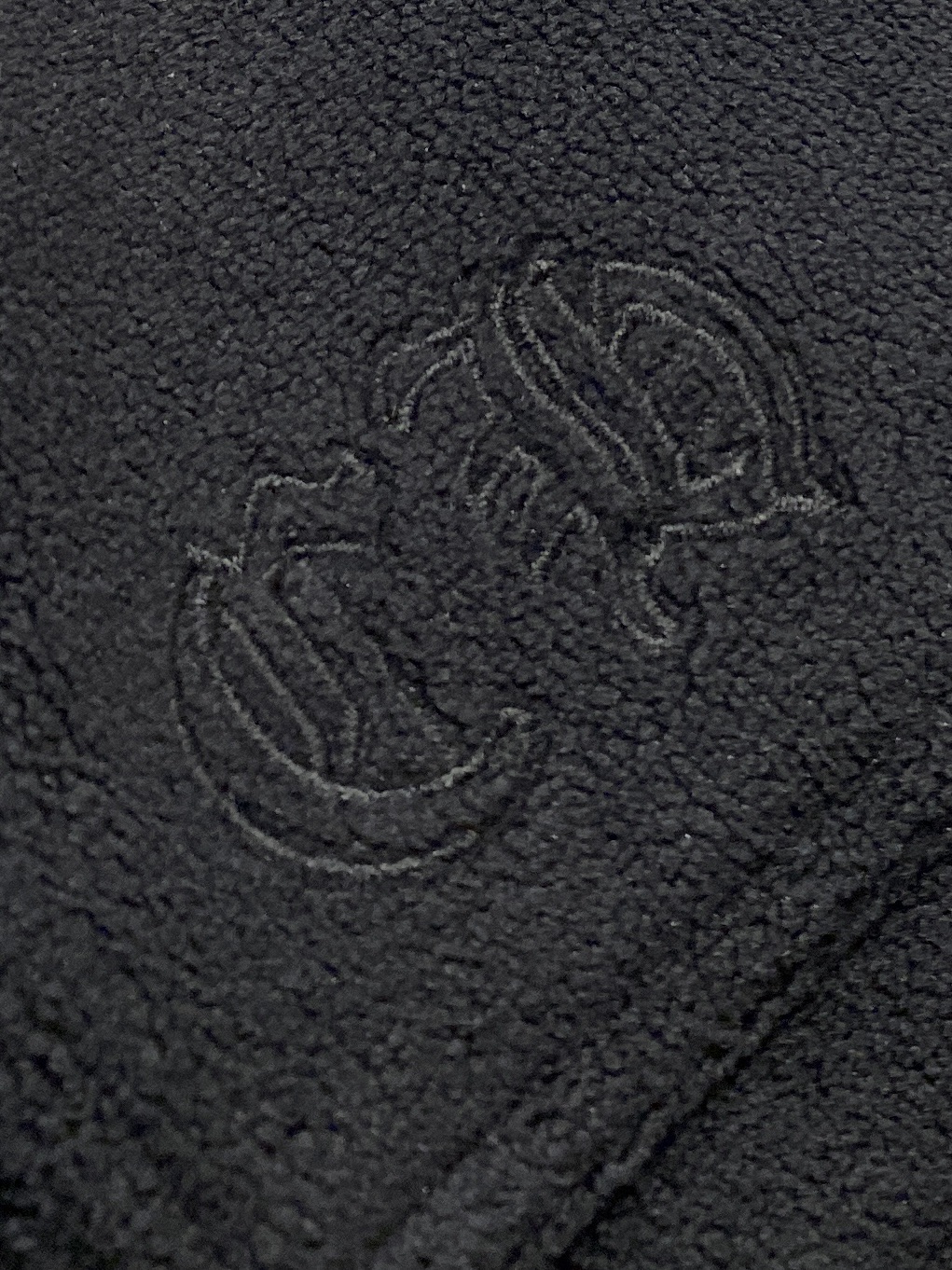 克罗心、2025新品羊遮绒外套，时尚帅气，胸前五金装饰图案logo，简约百搭款，定制原版面料，不仅挺括，