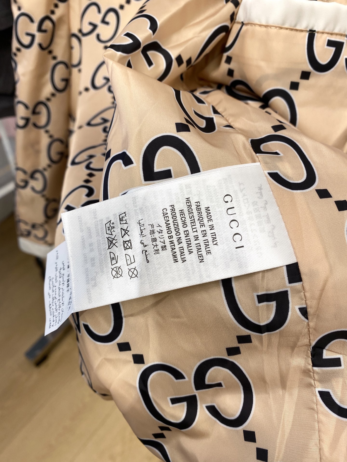 古奇、2025新品夹克外套，时尚帅气，简约百搭款，胸前精致刺绣字母logo，定制原版面料，不仅挺括，保持