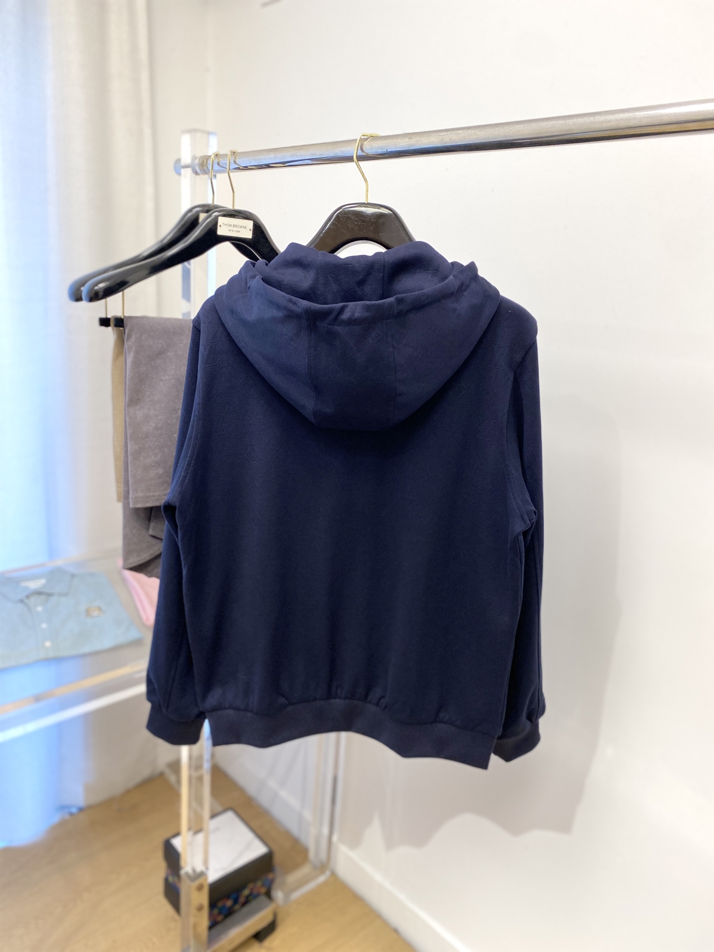 ￼ ￼ 路易威登、2025新品卫衣外套，时尚帅气，胸前精致刺绣字母logo，简约百搭款，定制原版面料，不