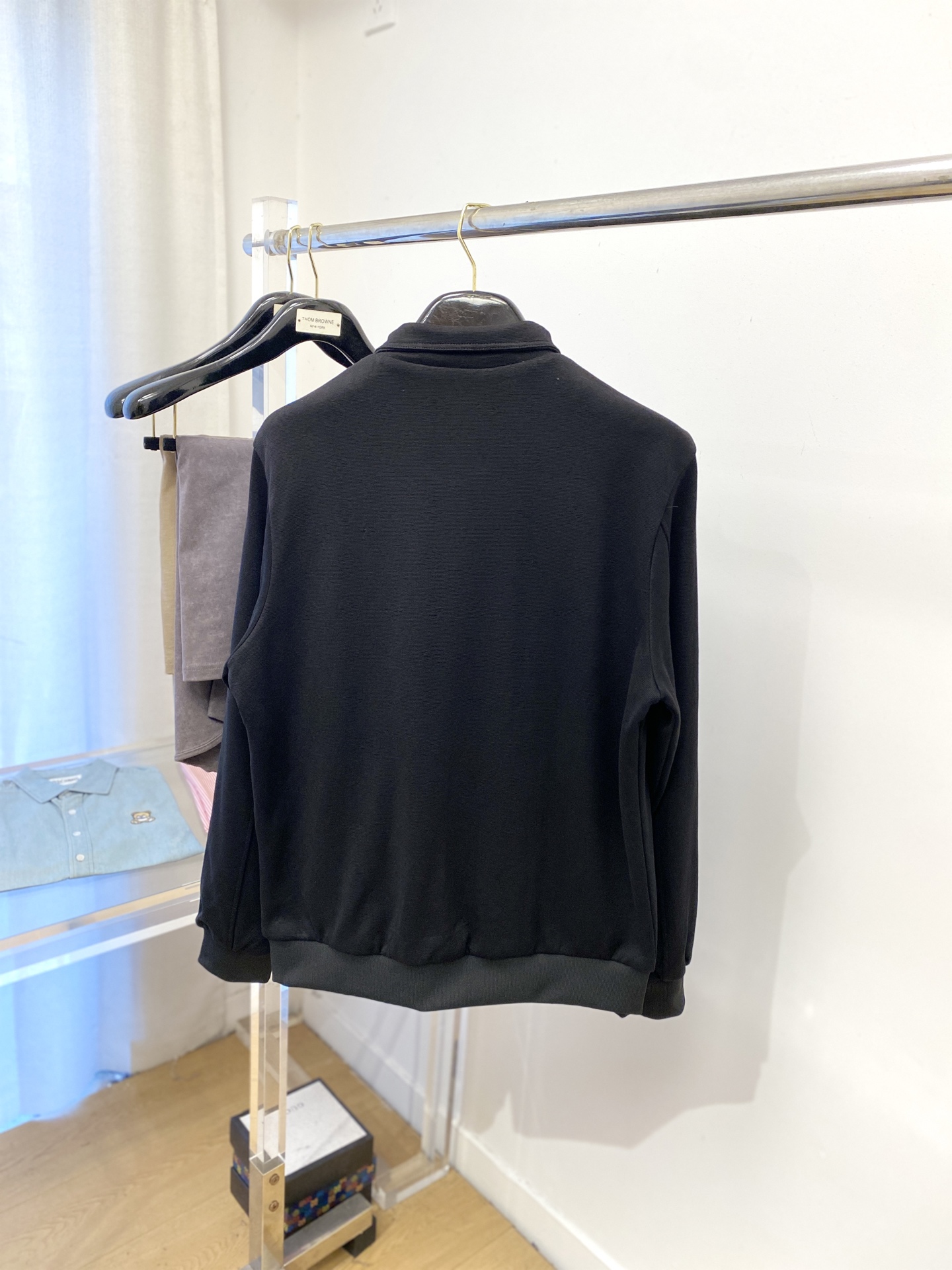 路易威登、2025新品卫衣外套，时尚帅气，胸前精致刺绣字母logo，简约百搭款，定制原版面料，不仅挺括，