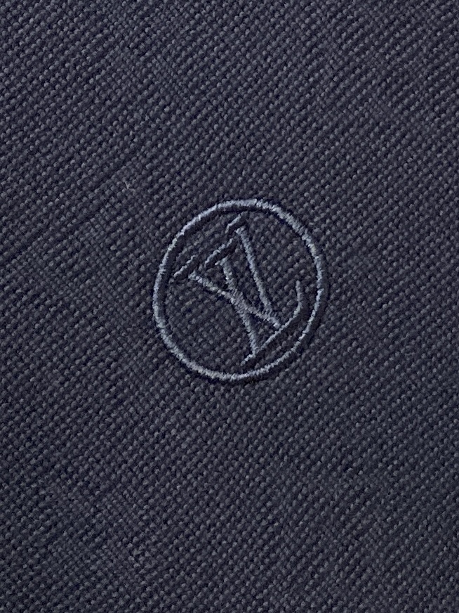 路易威登、2025新品卫衣外套，时尚帅气，胸前精致刺绣字母logo，简约百搭款，定制原版面料，不仅挺括，