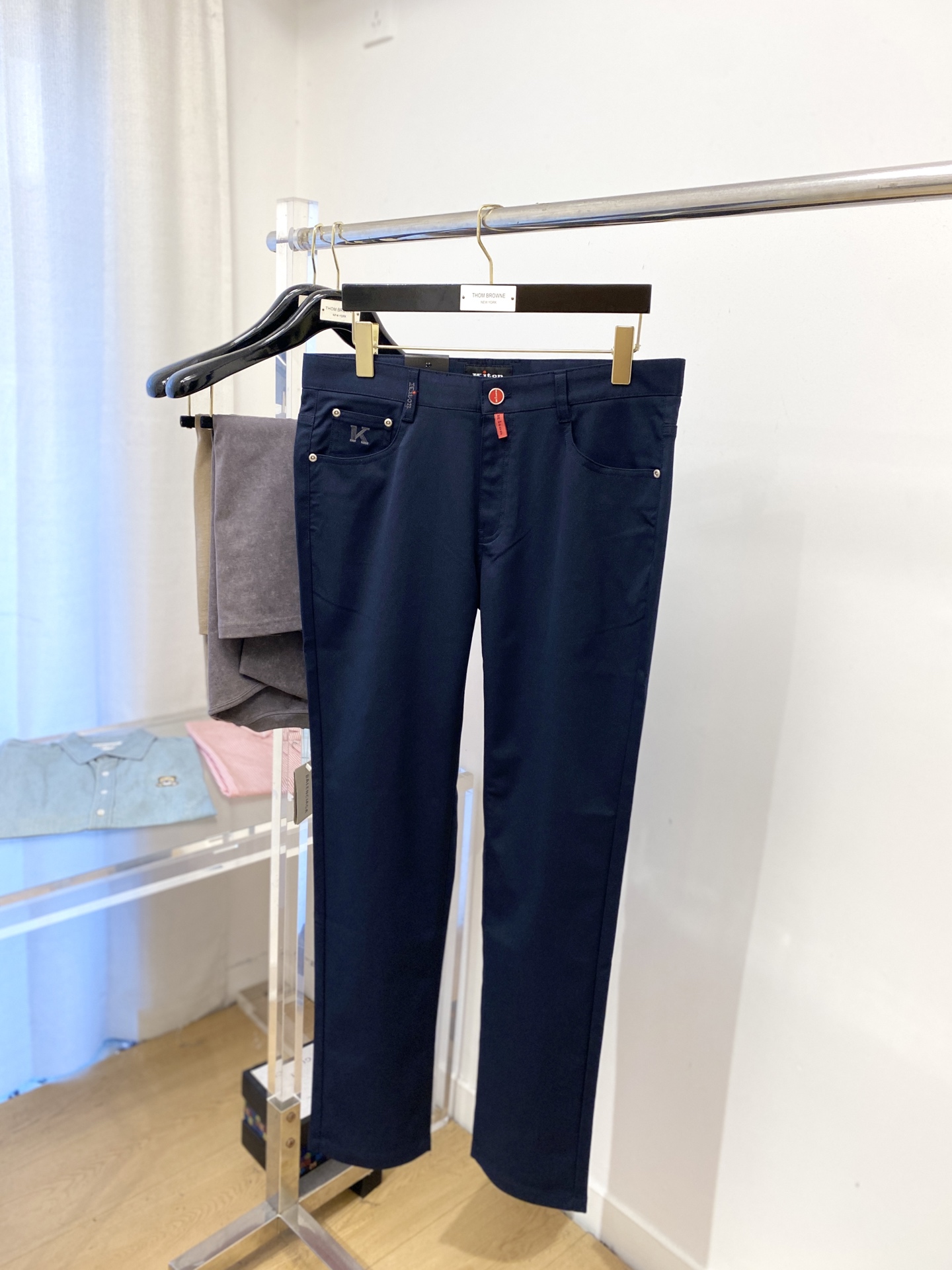 Kiton、2025爆款休闲布裤 高弹显瘦必爆简约百搭爆款，做工精细，每一针都看得到用心，超多明星网红最