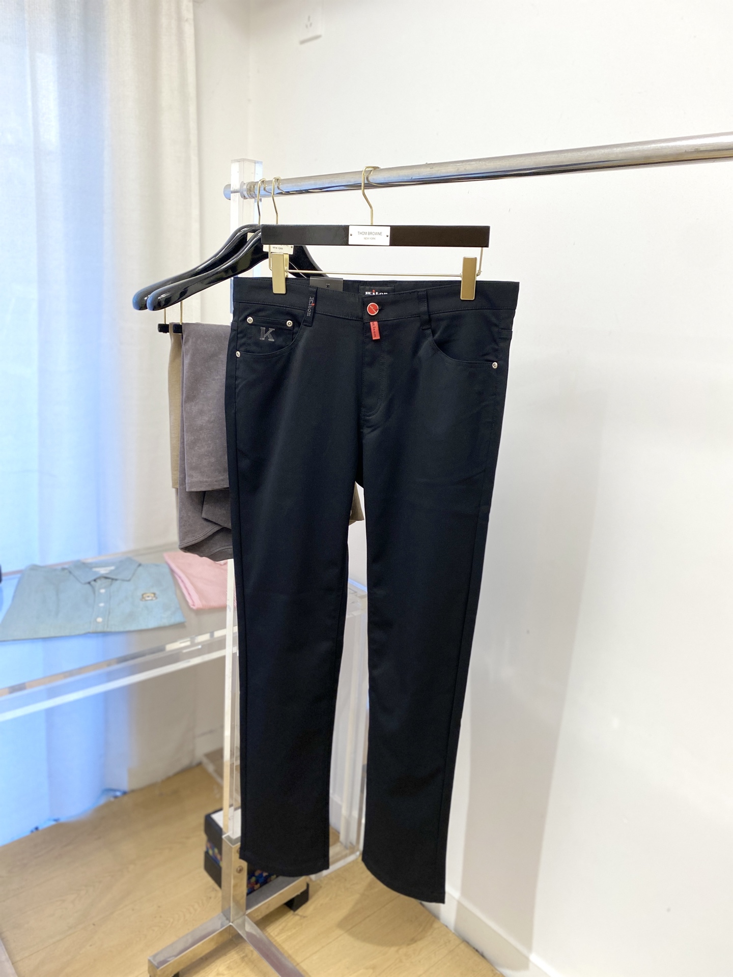 Kiton、2025爆款休闲布裤 高弹显瘦必爆简约百搭爆款，做工精细，每一针都看得到用心，超多明星网红最
