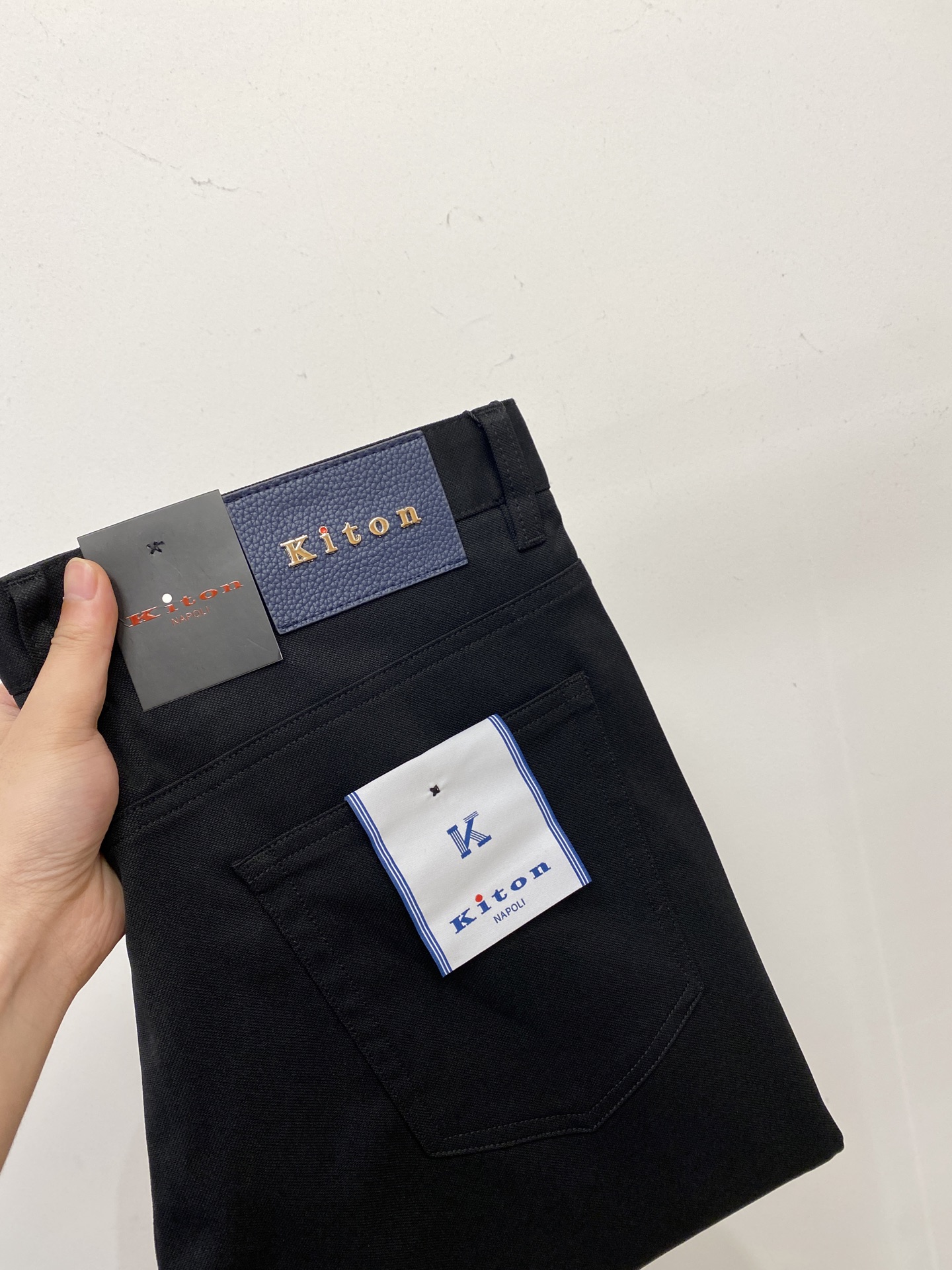 Kiton、2025爆款休闲布裤 高弹显瘦必爆简约百搭爆款，做工精细，每一针都看得到用心，超多明星网红最