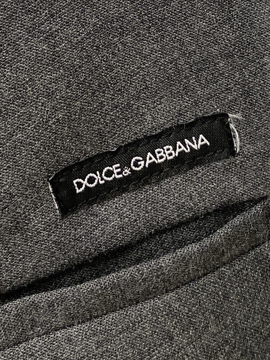 DG、2025最新品，时尚休闲套装西装，顶级原版面料打造，穿着舒适，吸湿性透气性都非常良好，色牢度超高！