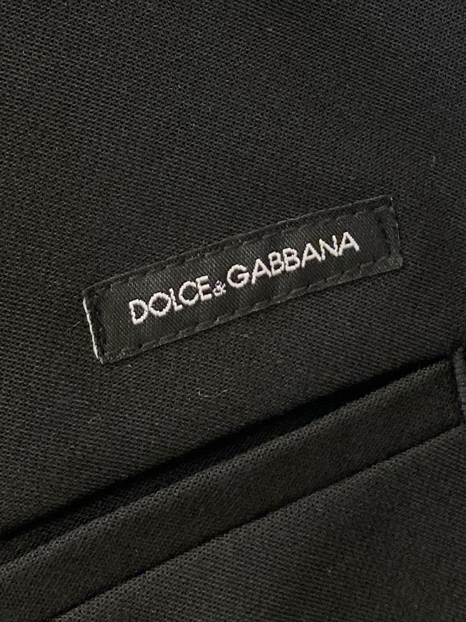 DG、2025最新品，时尚休闲套装西装，顶级原版面料打造，穿着舒适，吸湿性透气性都非常良好，色牢度超高！