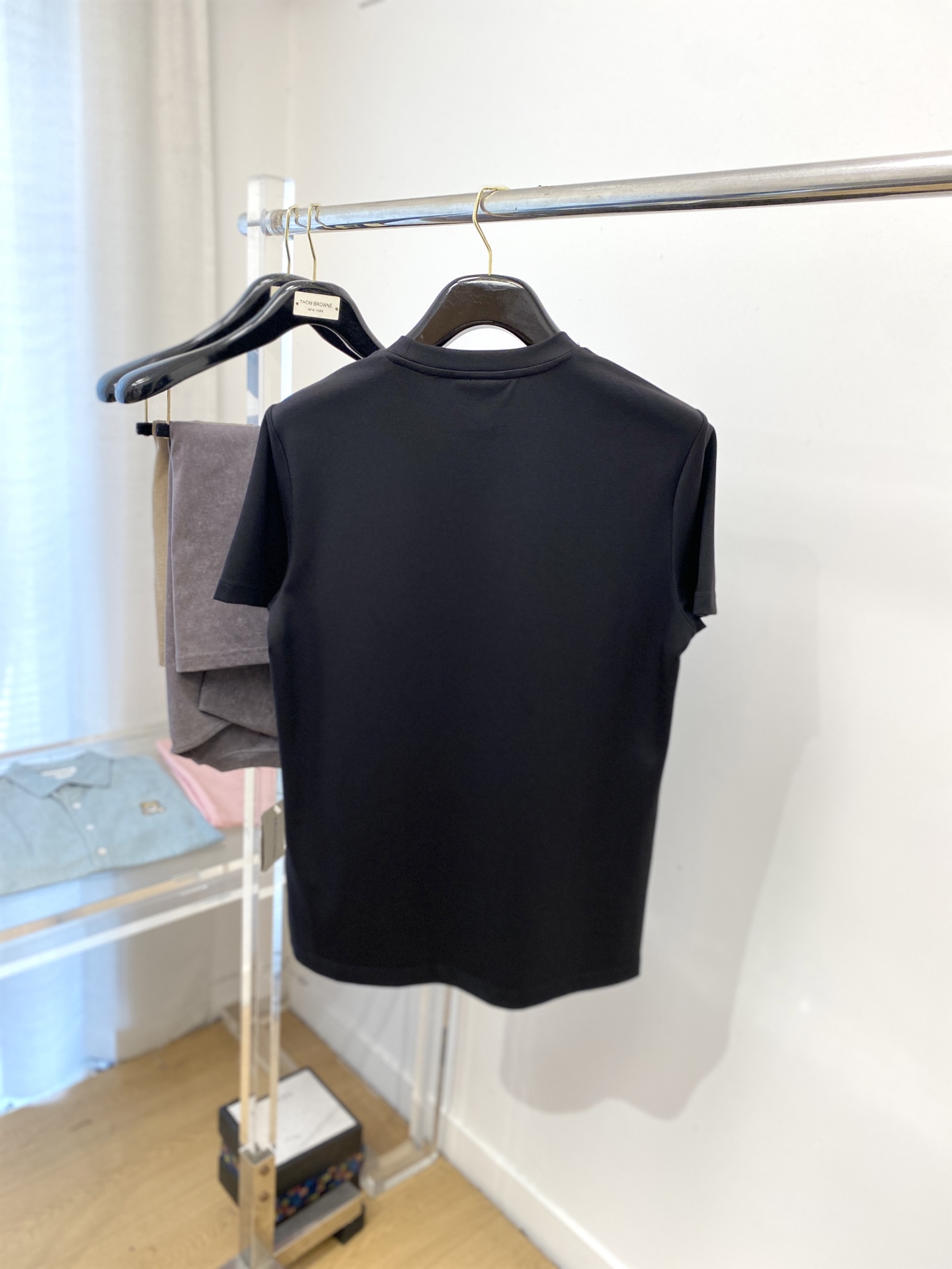 巴黎世家、2025最新款短袖T恤，帅气时尚，胸口精致刺绣印花字母图案logo，简约百搭款。面料棉 不仅挺