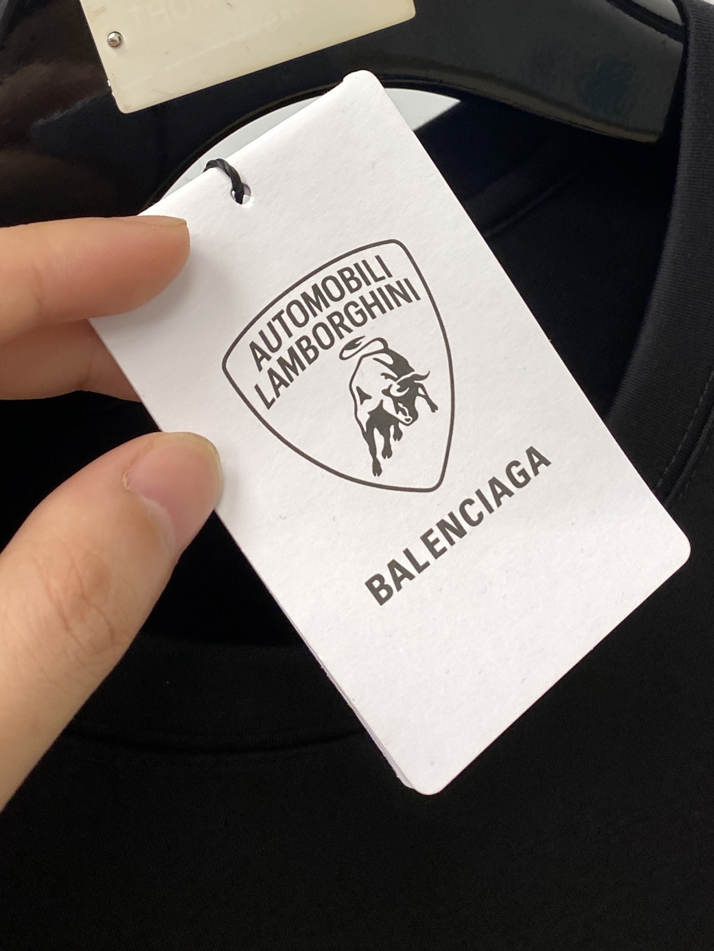 巴黎世家、2025最新款短袖T恤，帅气时尚，胸口精致刺绣印花字母图案logo，简约百搭款。面料棉 不仅挺