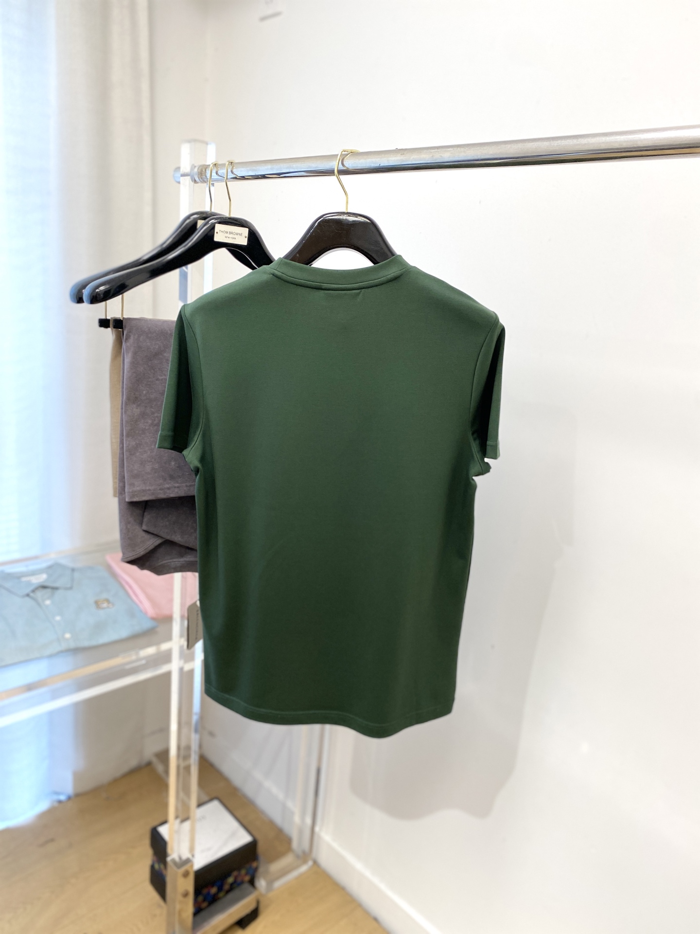 巴黎世家、2025最新款短袖T恤，帅气时尚，胸口精致刺绣印花字母图案logo，简约百搭款。面料棉 不仅挺