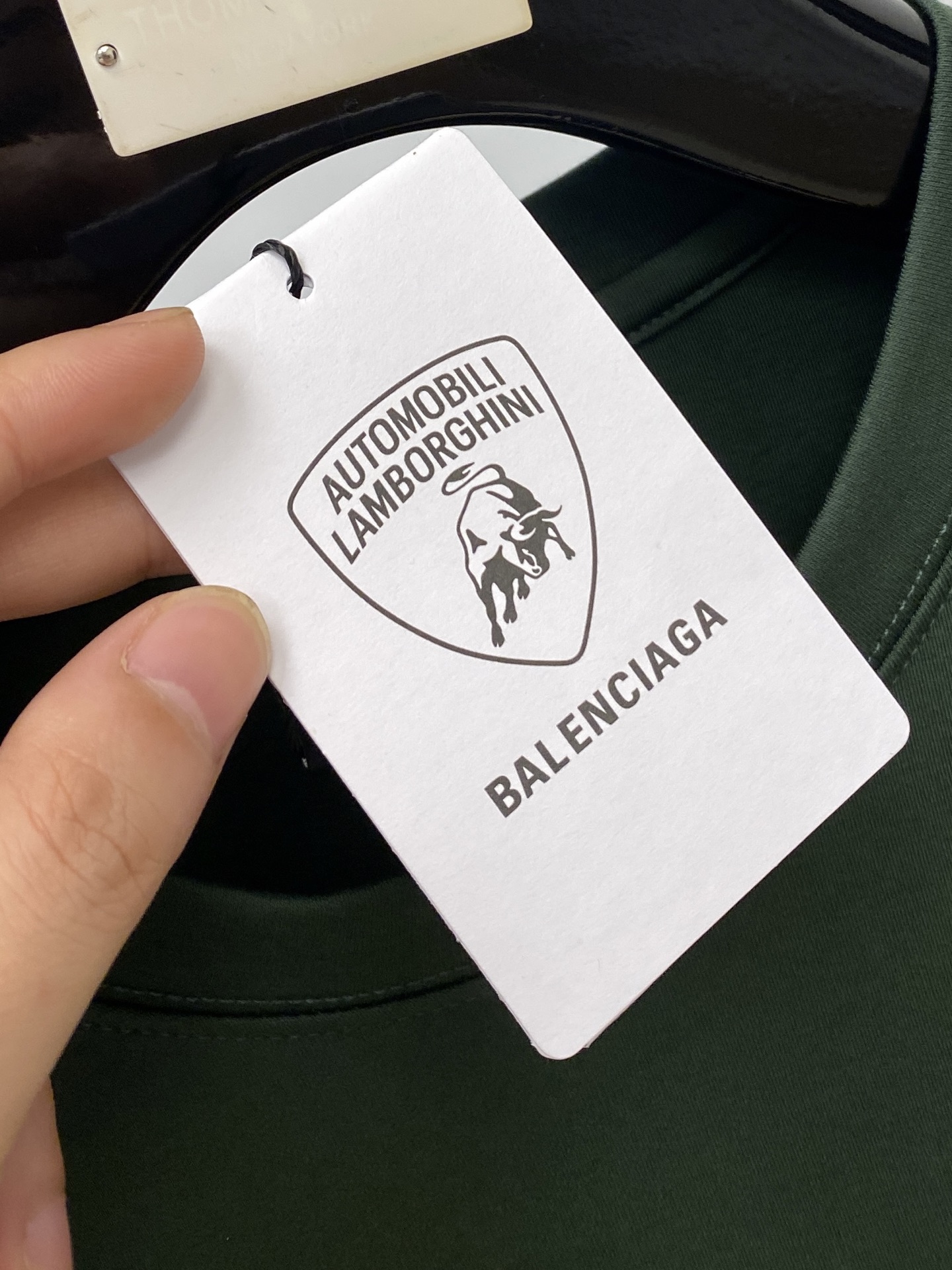 巴黎世家、2025最新款短袖T恤，帅气时尚，胸口精致刺绣印花字母图案logo，简约百搭款。面料棉 不仅挺