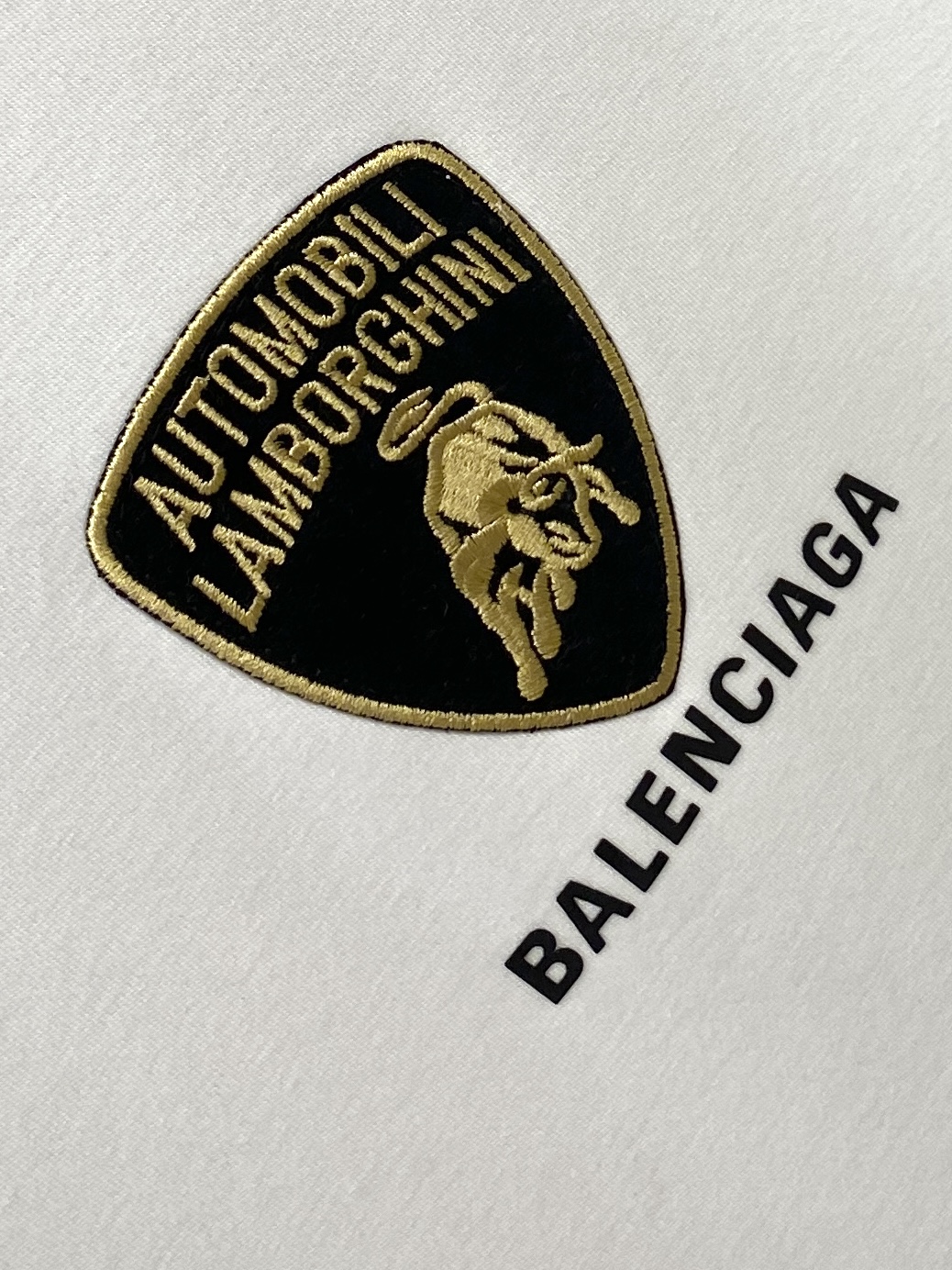 巴黎世家、2025最新款短袖T恤，帅气时尚，胸口精致刺绣印花字母图案logo，简约百搭款。面料棉 不仅挺