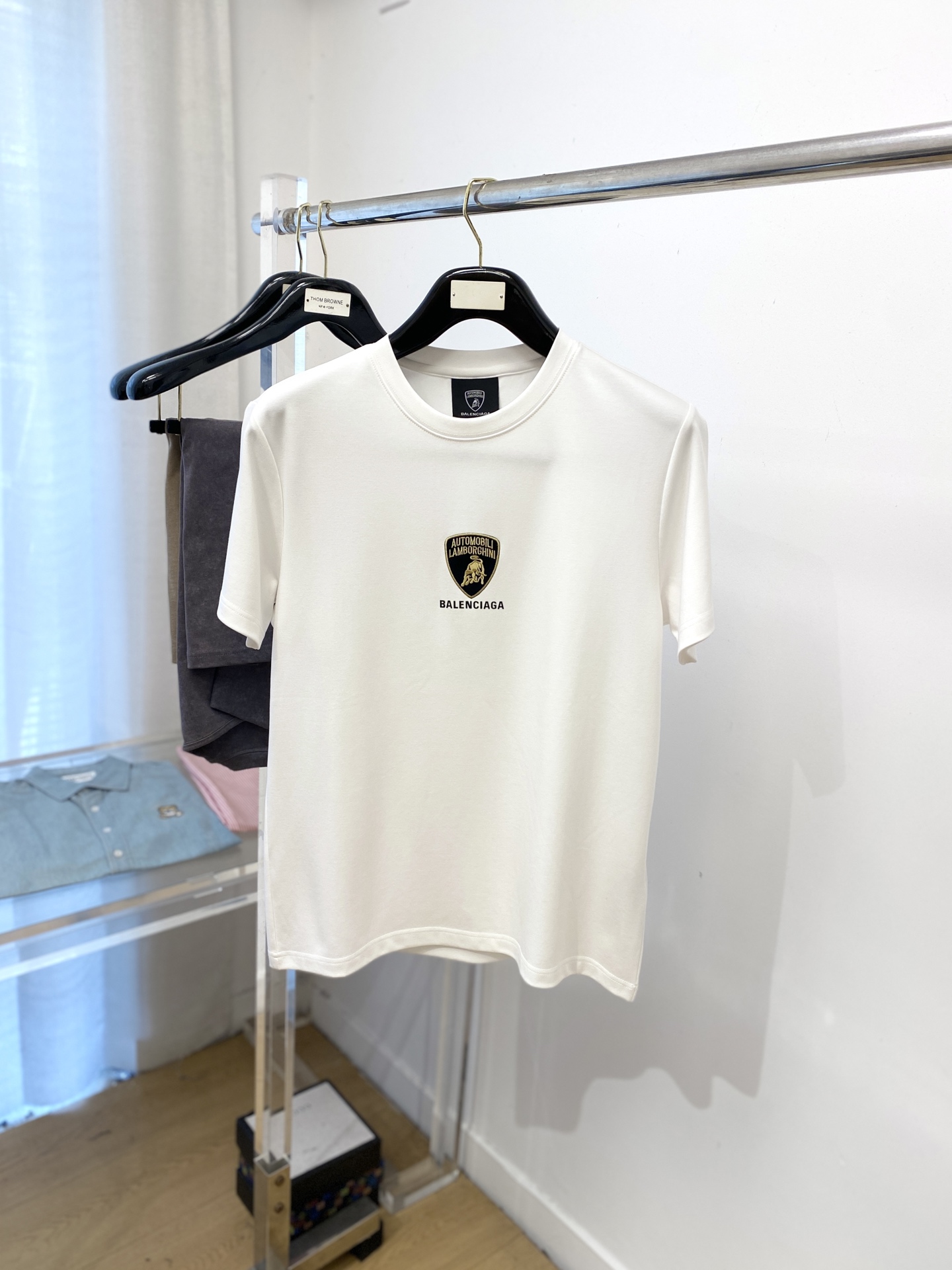 巴黎世家、2025最新款短袖T恤，帅气时尚，胸口精致刺绣印花字母图案logo，简约百搭款。面料棉 不仅挺