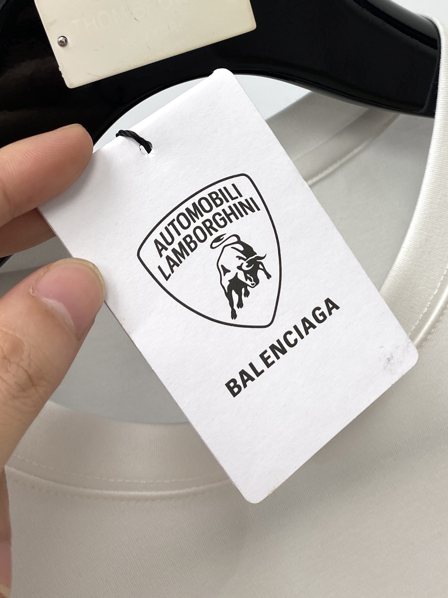 巴黎世家、2025最新款短袖T恤，帅气时尚，胸口精致刺绣印花字母图案logo，简约百搭款。面料棉 不仅挺